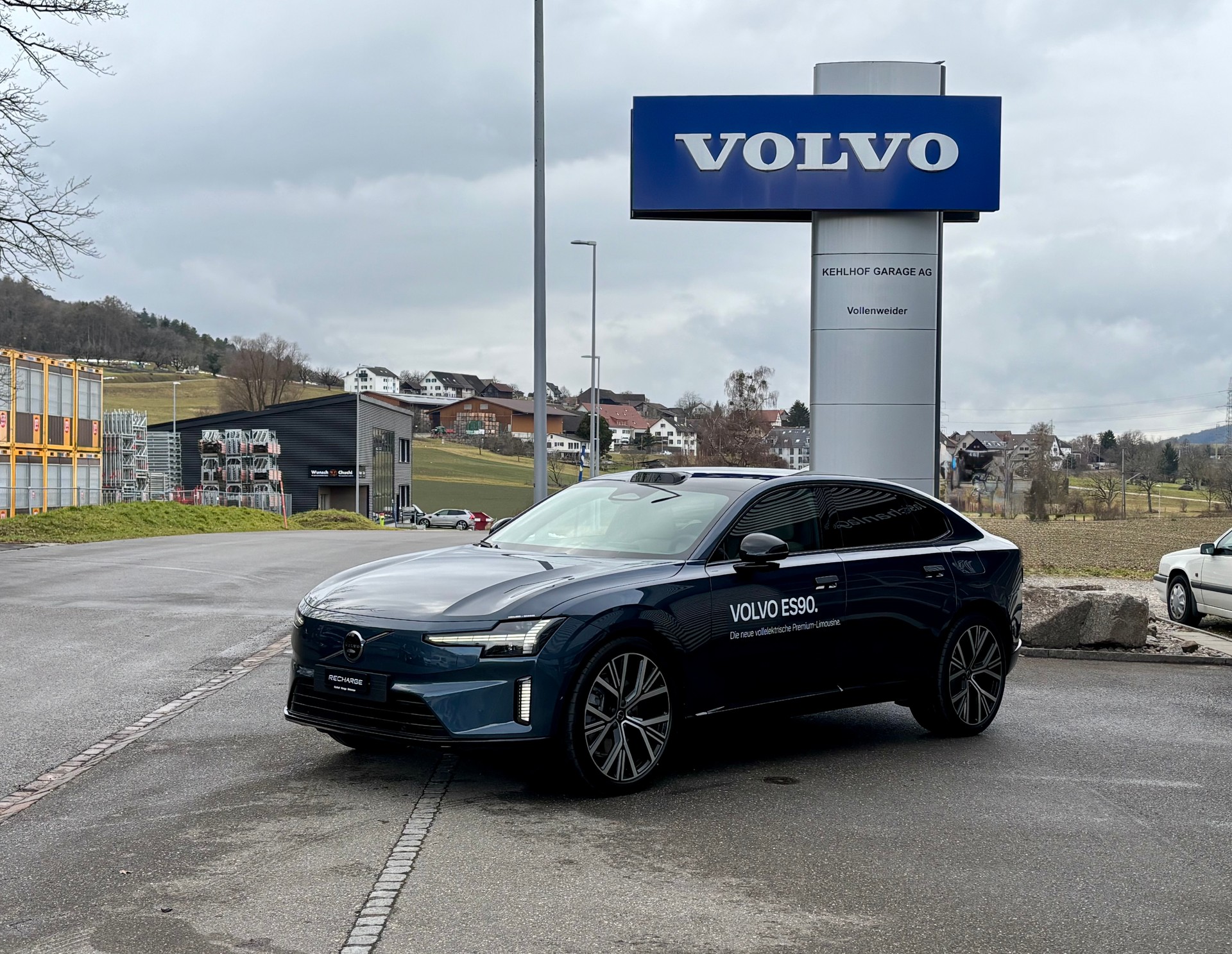 VOLVO ES90 Ultra-image-0