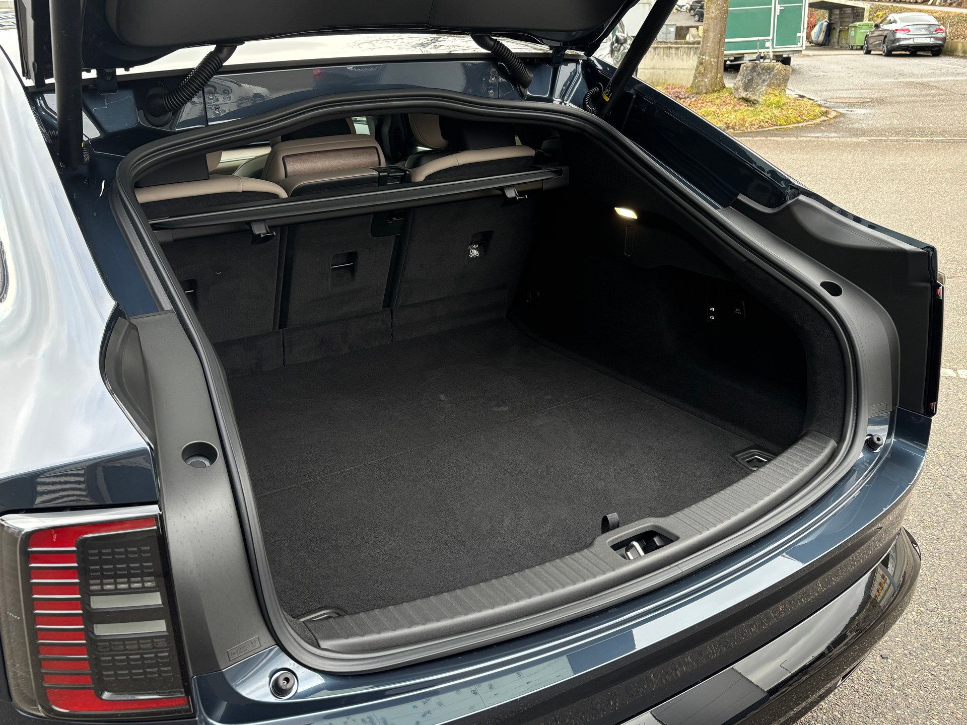 VOLVO ES90 Ultra-image-9