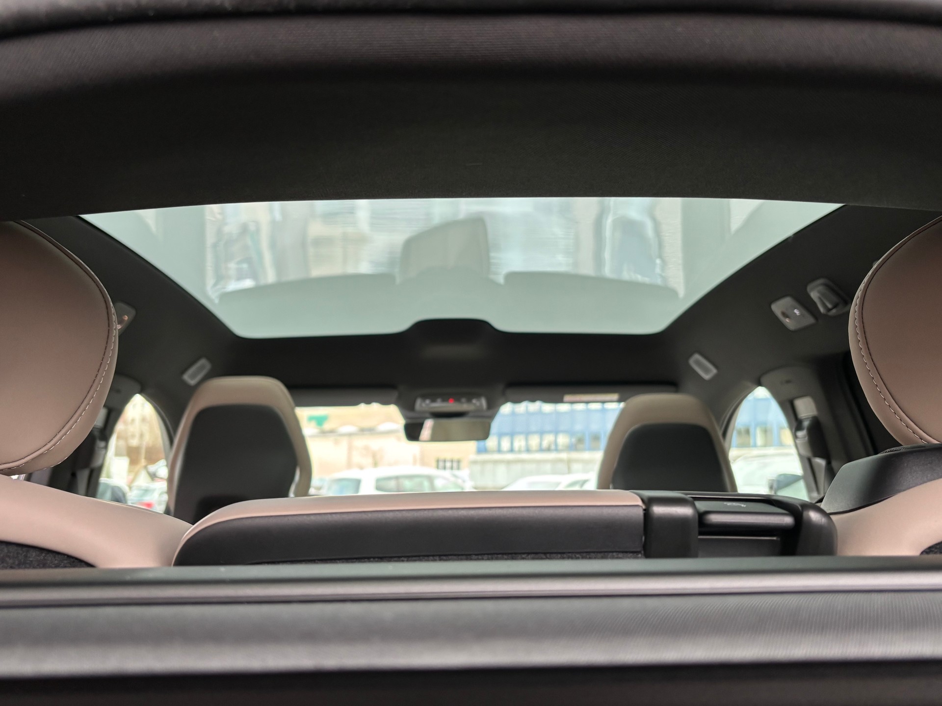 VOLVO ES90 Ultra-image-10