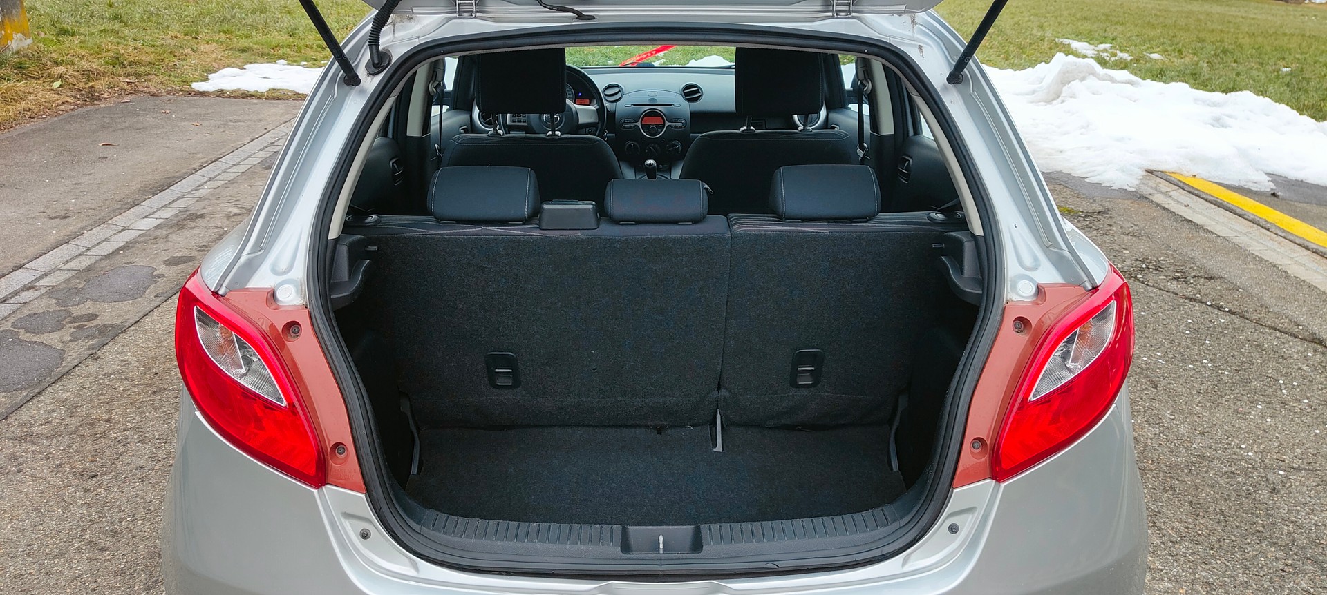 MAZDA 2 1.3i 16V Exclusive-image-13