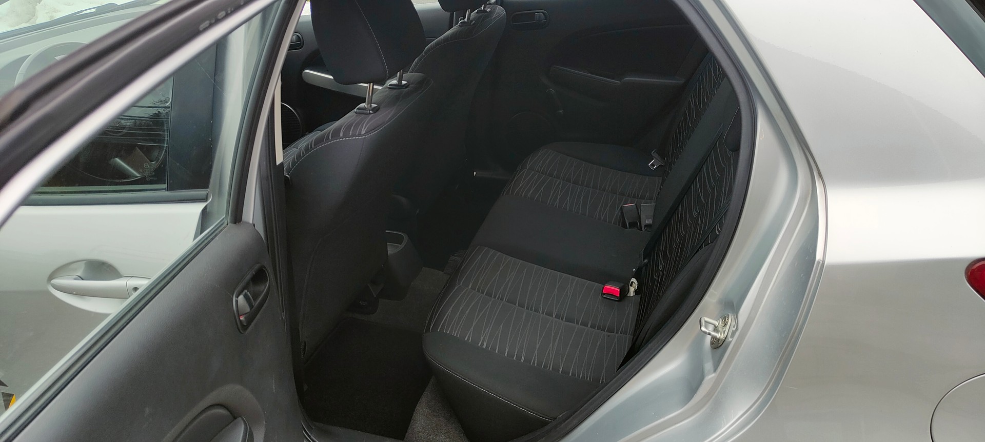 MAZDA 2 1.3i 16V Exclusive-image-14