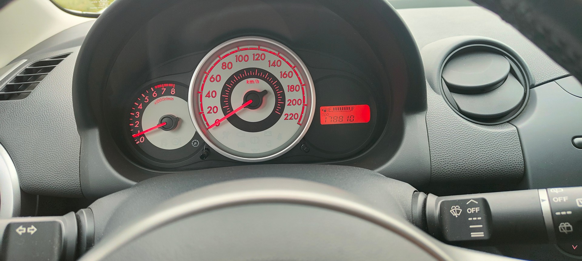 MAZDA 2 1.3i 16V Exclusive-image-12