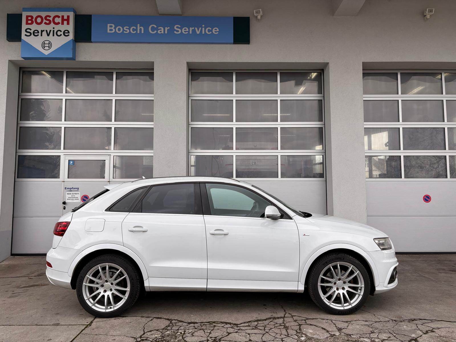 AUDI Q3 2.0 TFSI quattro S-tronic-image-3