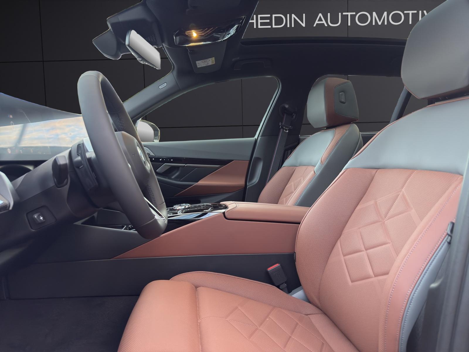 BMW 520d xDrive Touring-showroom-element-1