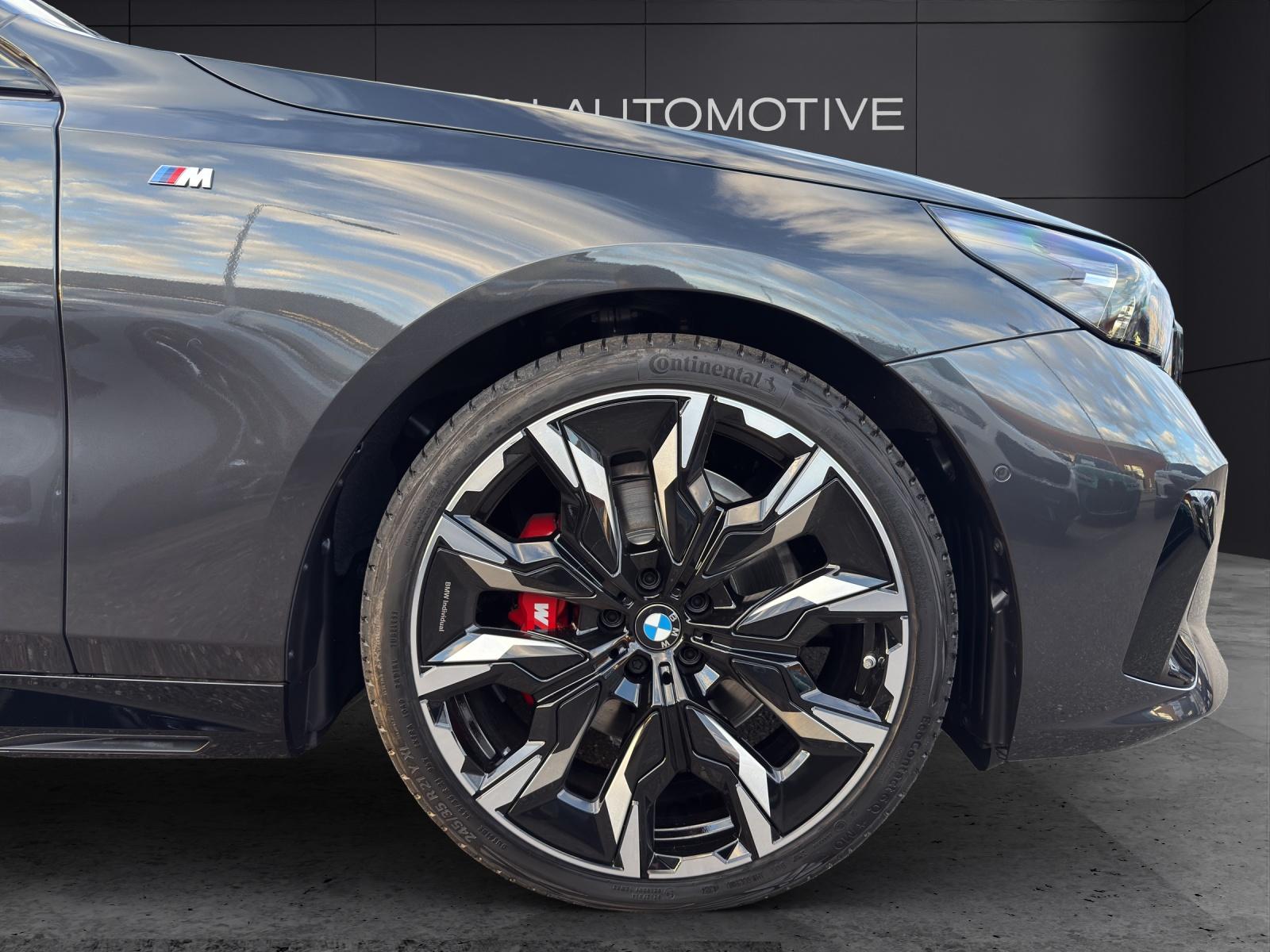 BMW 520d xDrive Touring-image-8