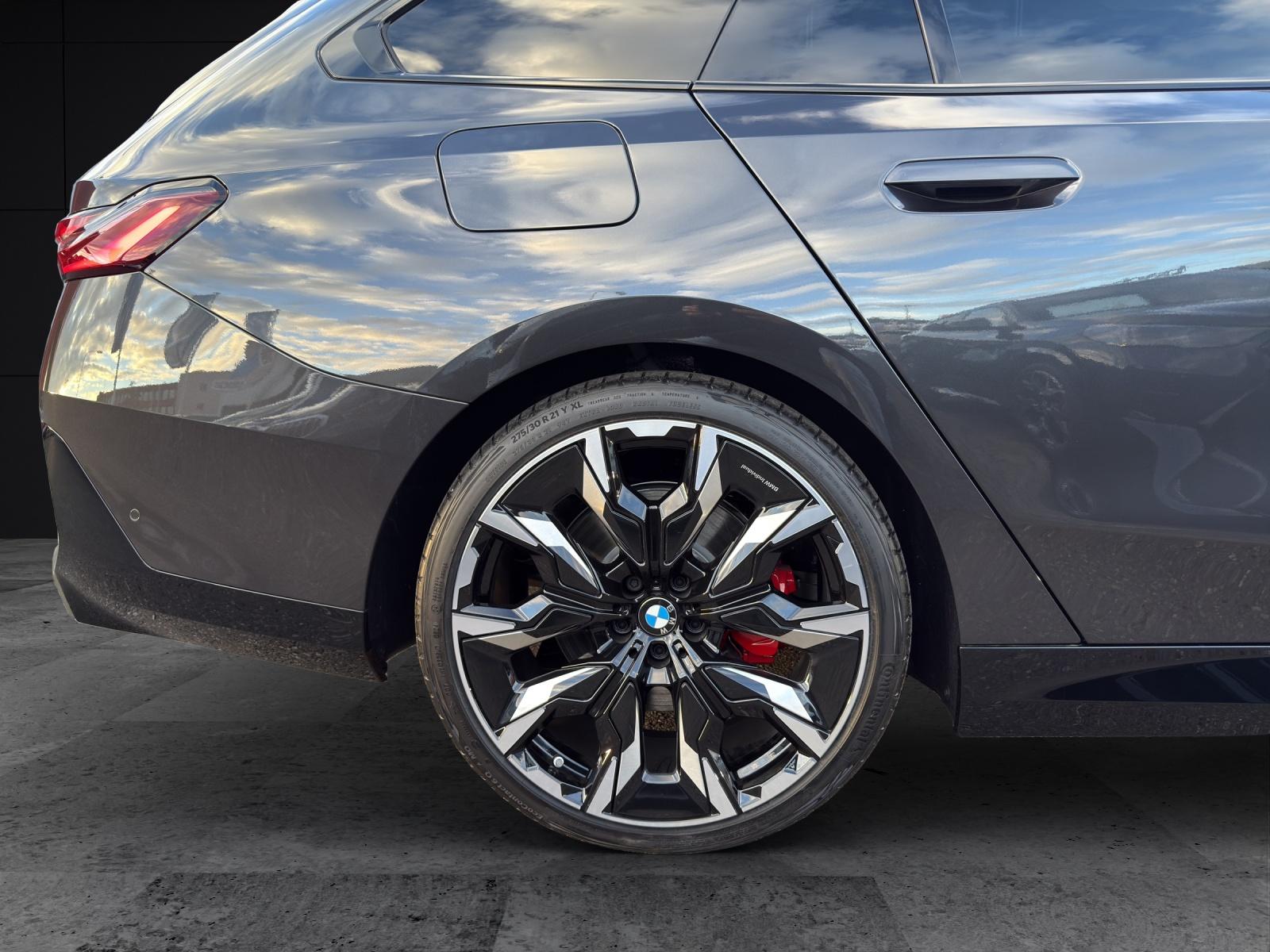 BMW 520d xDrive Touring-image-7