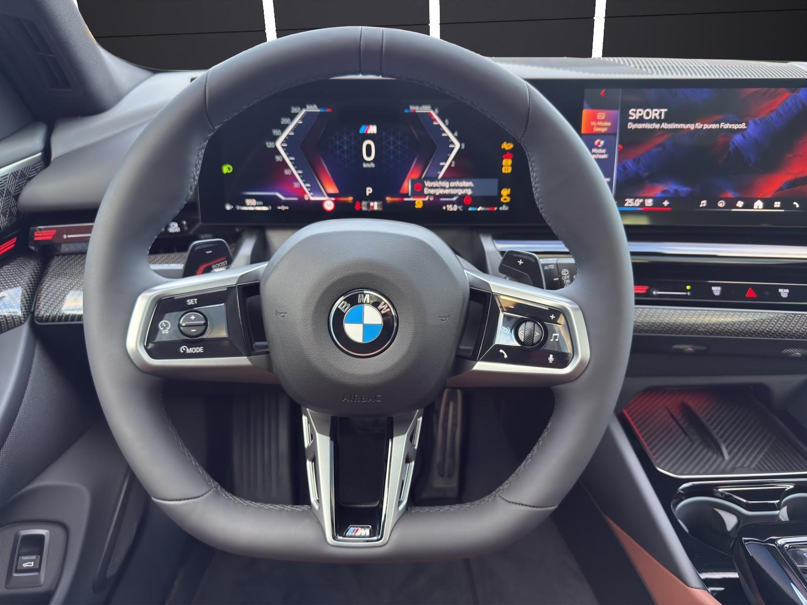 BMW 520d xDrive Touring-image-11