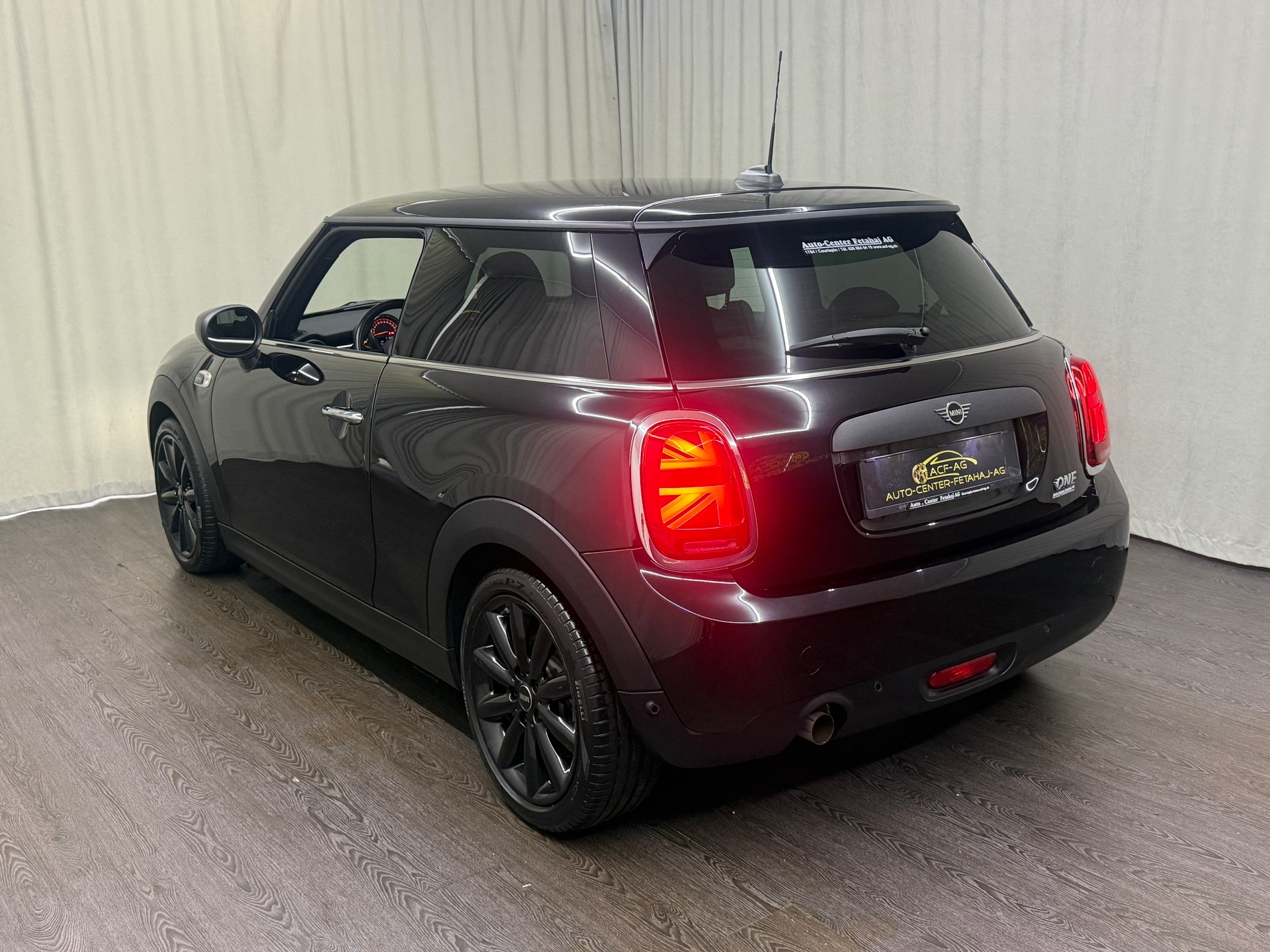 MINI One Blackyard-image-5