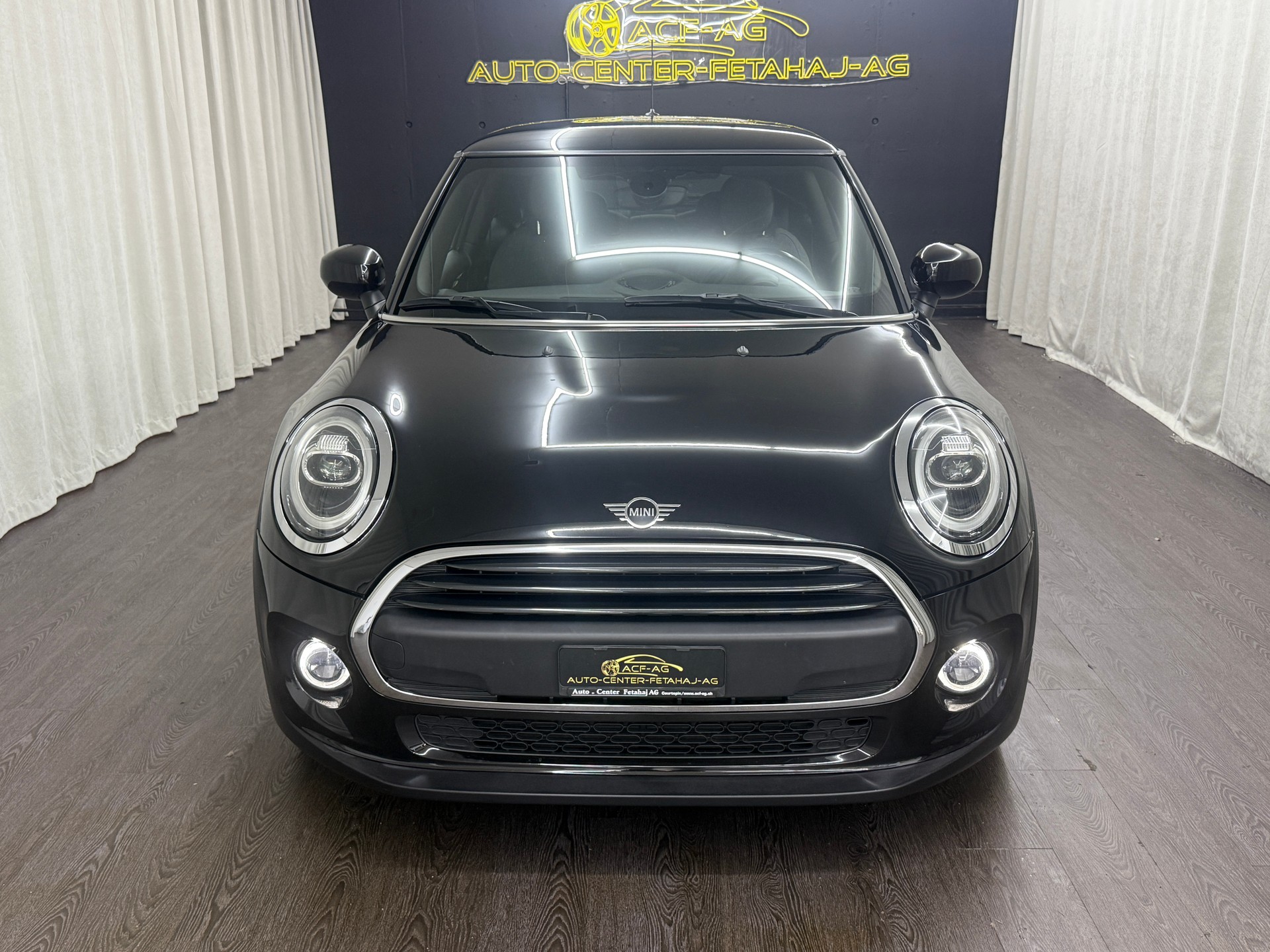MINI One Blackyard-image-1
