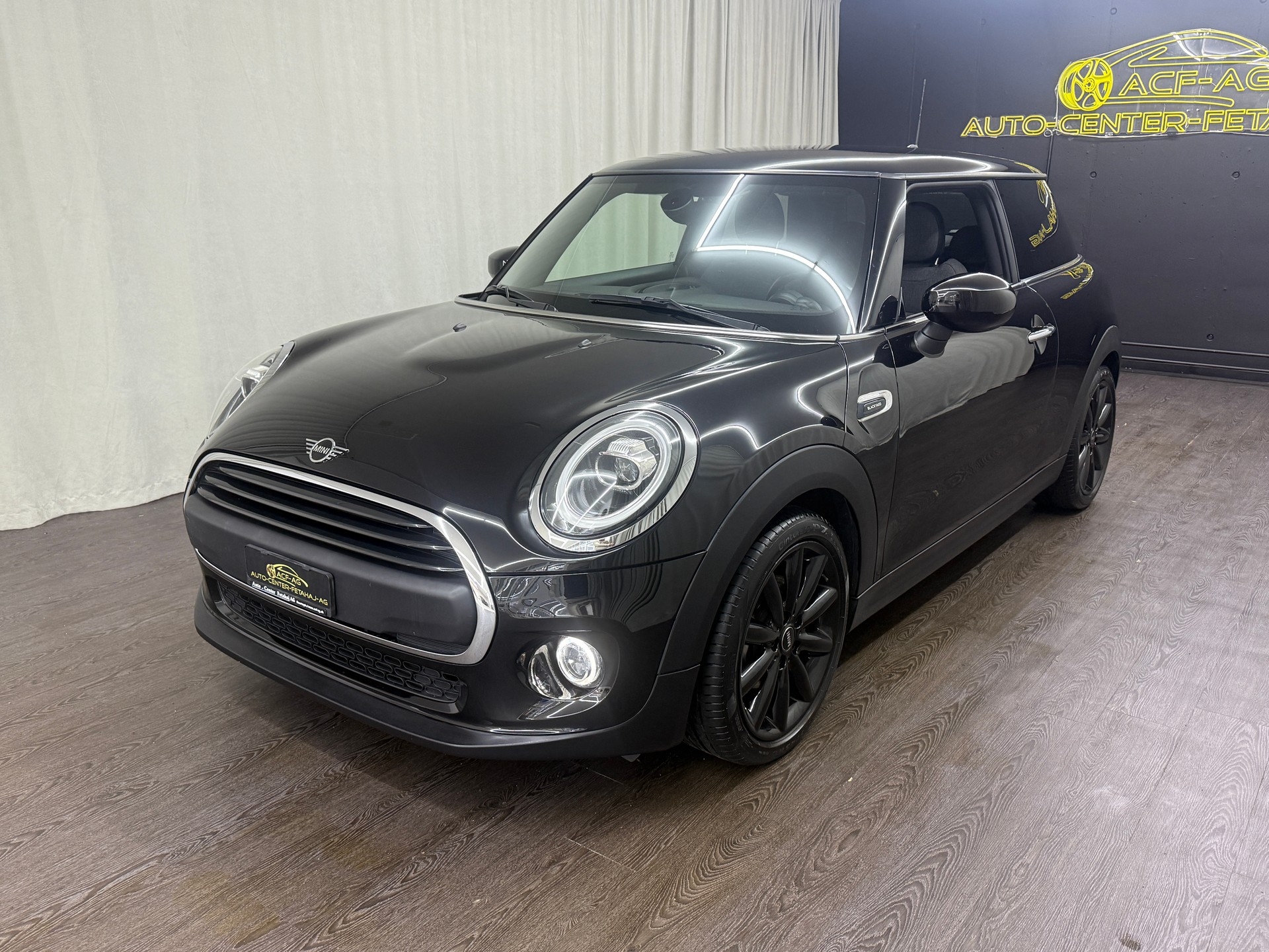 MINI One Blackyard-image-0