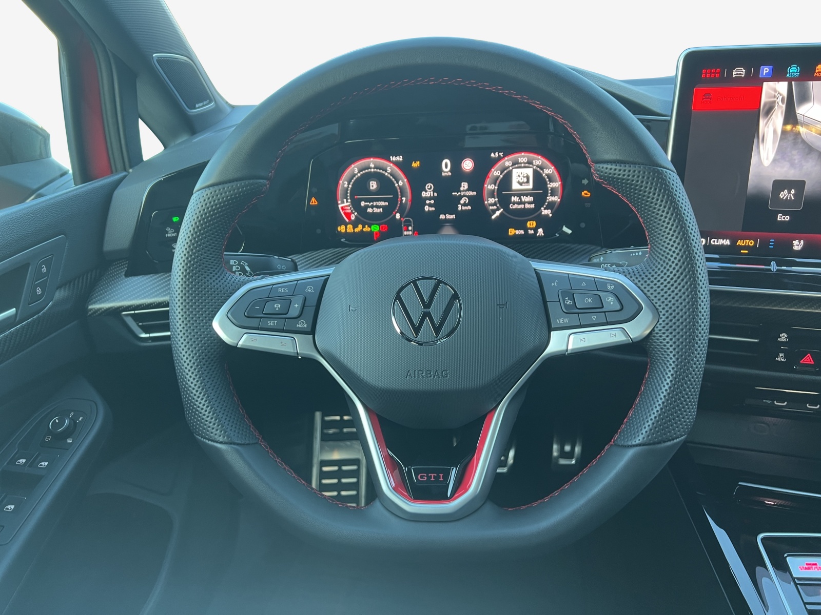 VW Golf 2.0 TSI GTI Clubsport DSG-image-9