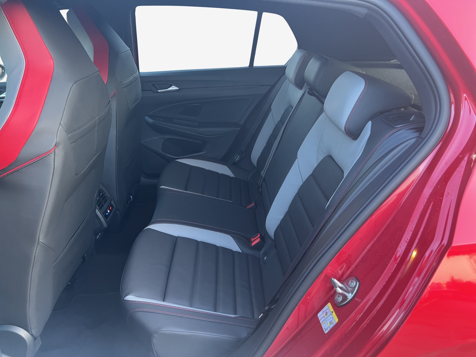 VW Golf 2.0 TSI GTI Clubsport DSG-image-11