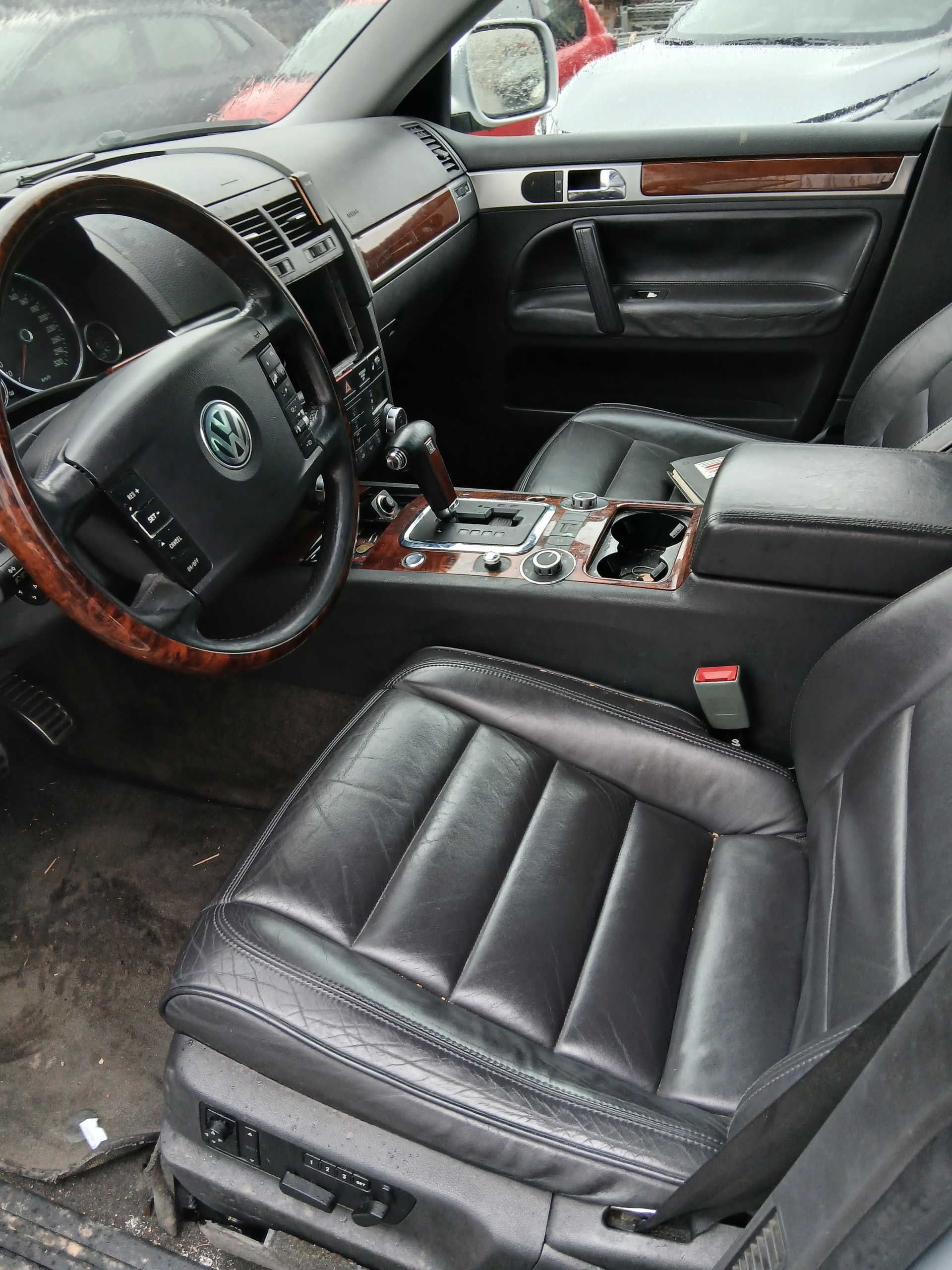 VW Touareg 5.0 TDI V10 Automatic-image-5