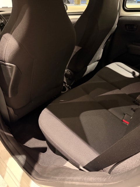PEUGEOT 108 1.0 VTi Allure-image-5