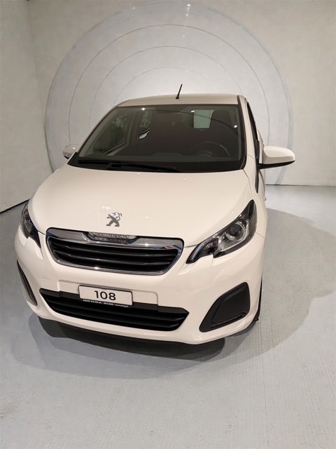 PEUGEOT 108 1.0 VTi Allure-image-0