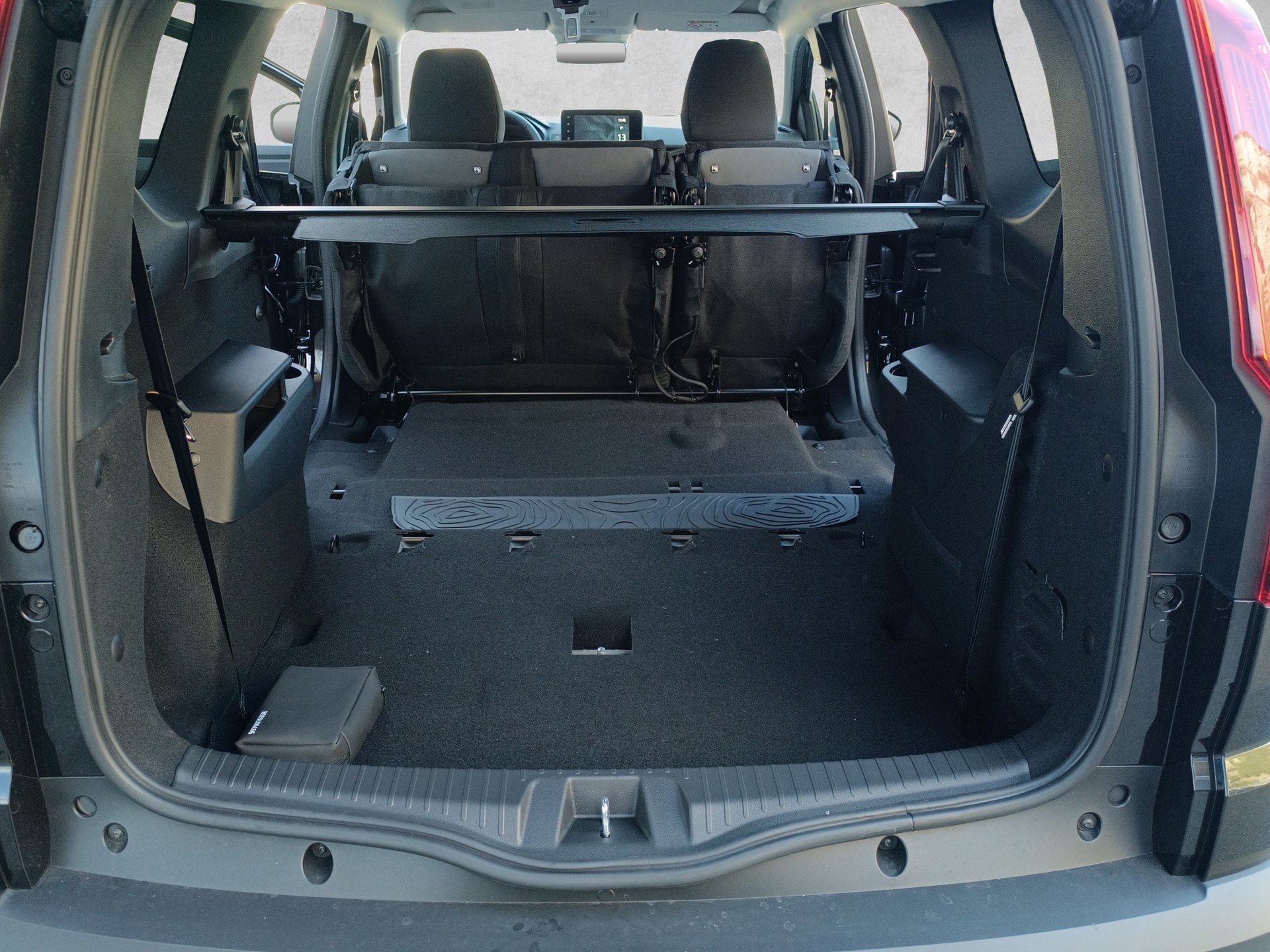 DACIA Jogger TCe 110 Extreme-image-19