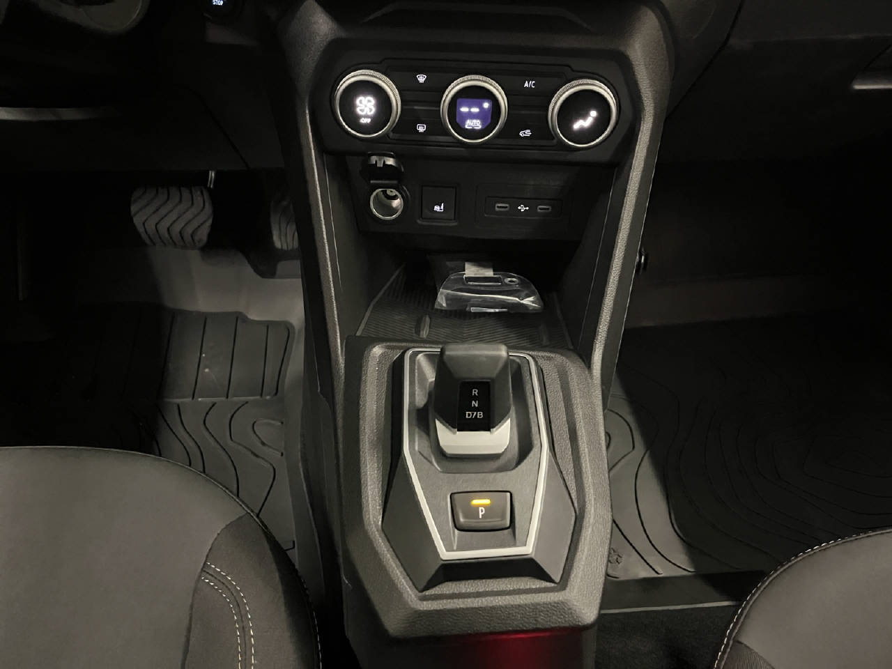 DACIA Jogger 1.8 Hybrid Extreme 5P-image-8