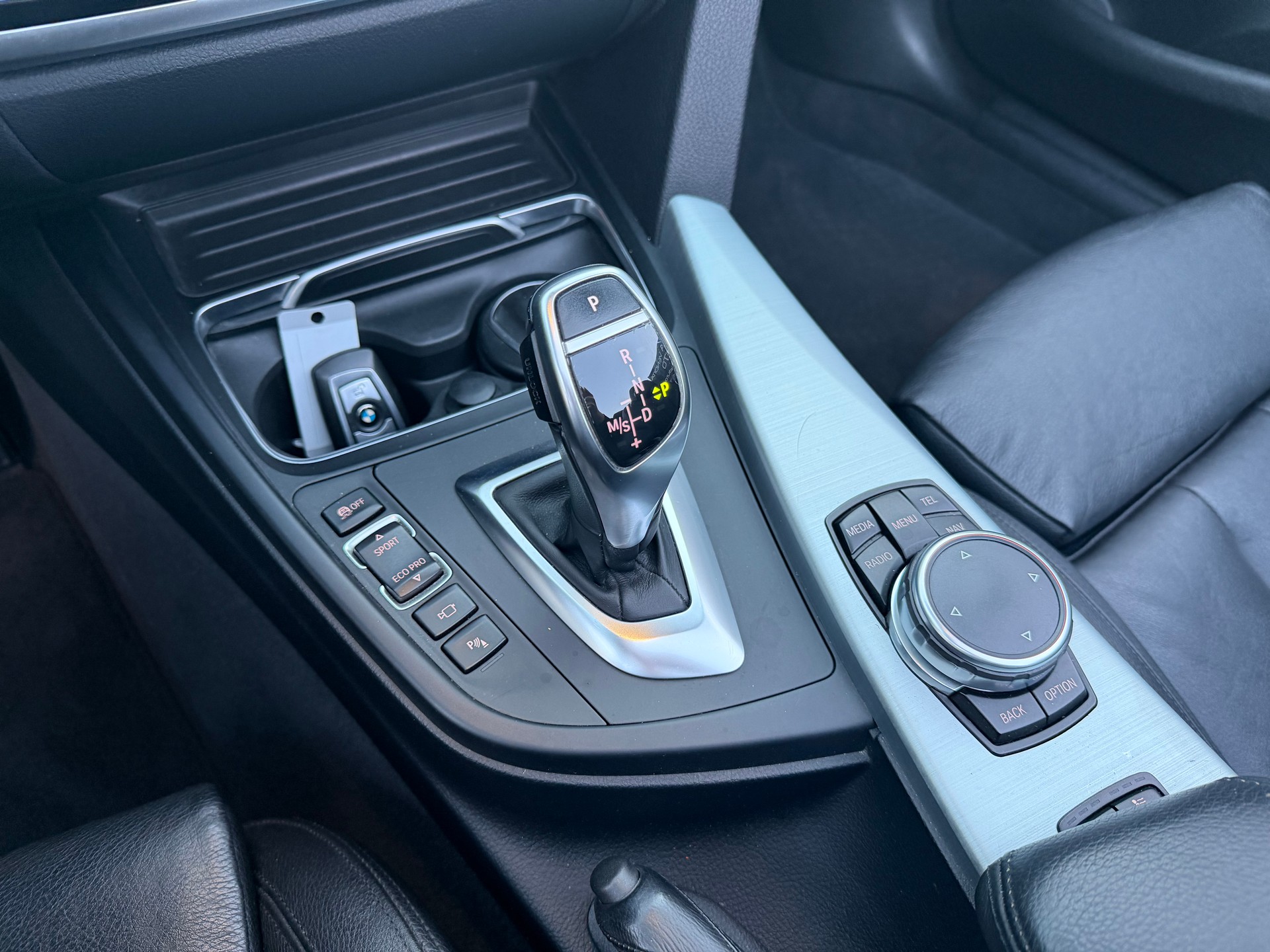 BMW 420d Cabriolet Luxury Line Steptronic-image-13