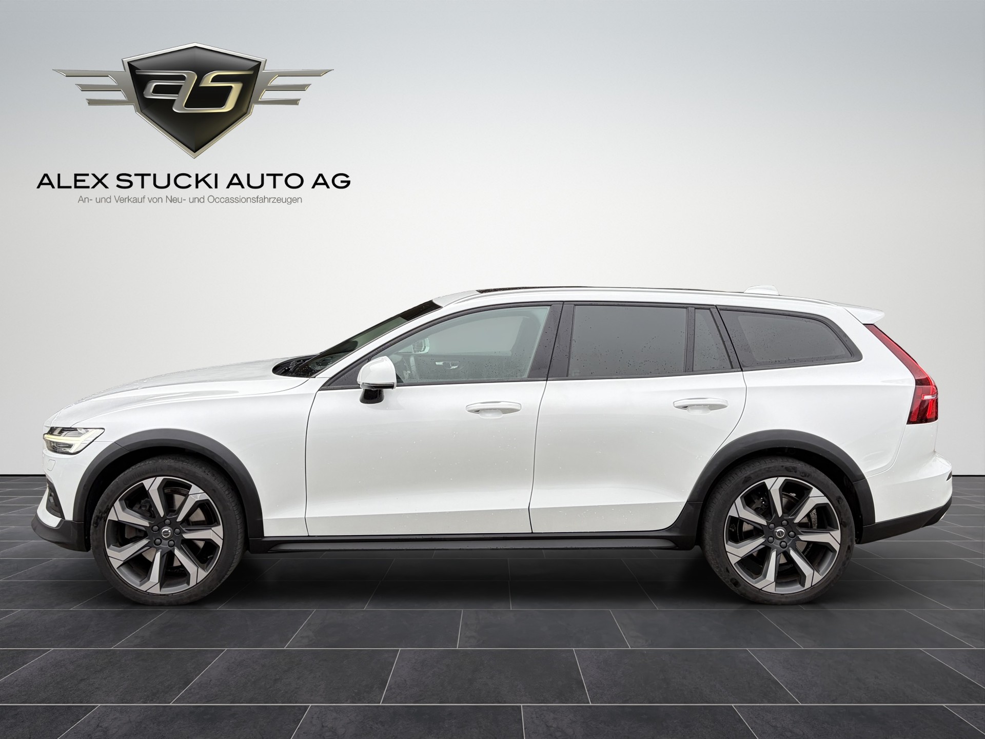 VOLVO V60 Cross Country D4 AWD Geartronic-image-3