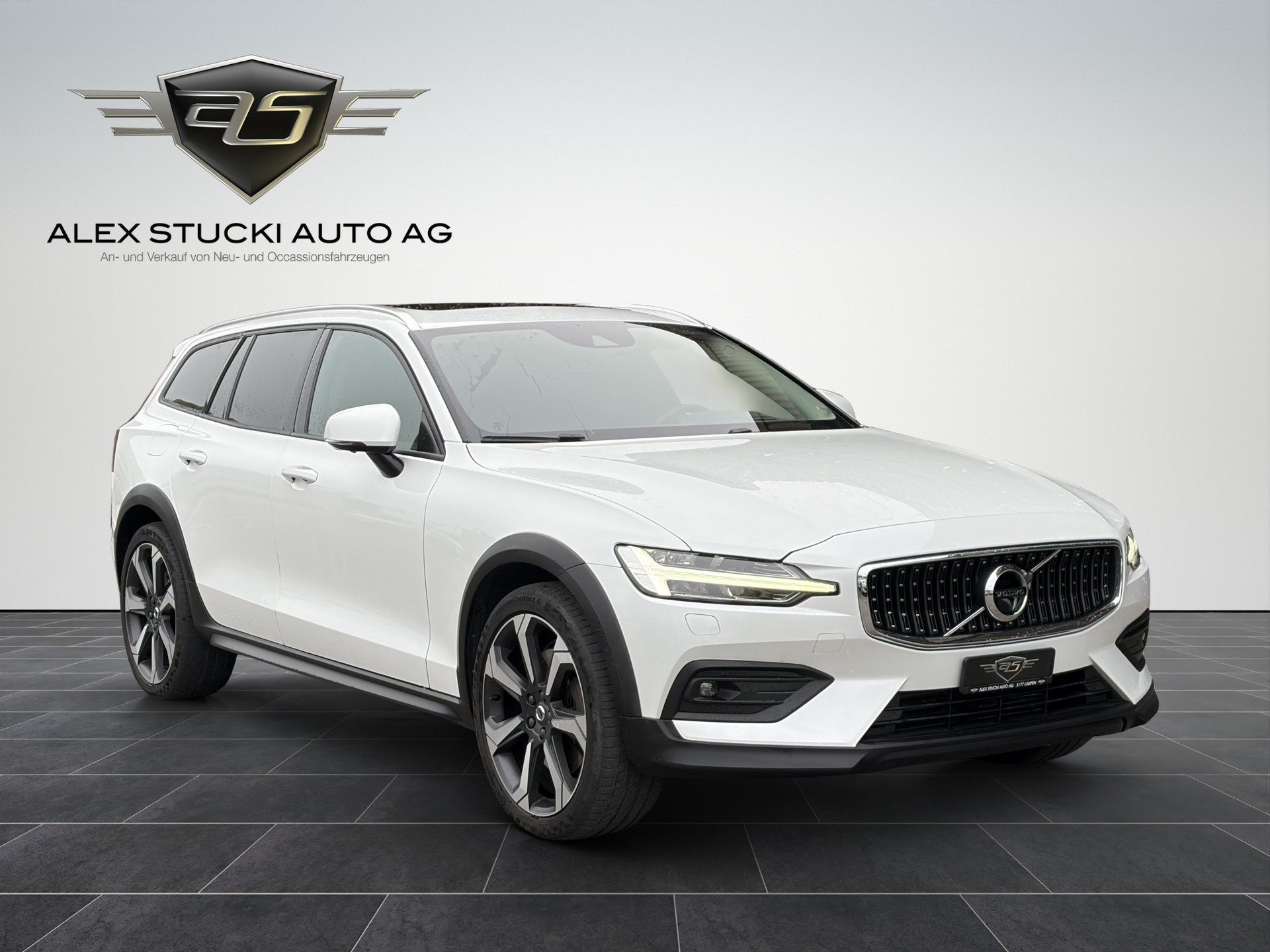VOLVO V60 Cross Country D4 AWD Geartronic-image-0
