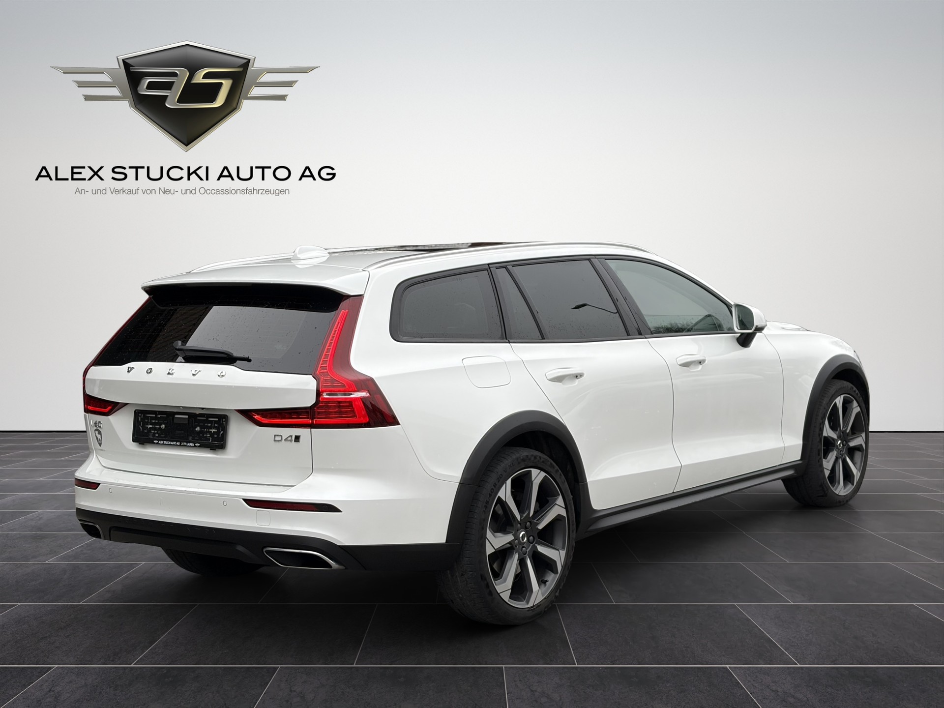 VOLVO V60 Cross Country D4 AWD Geartronic-image-5