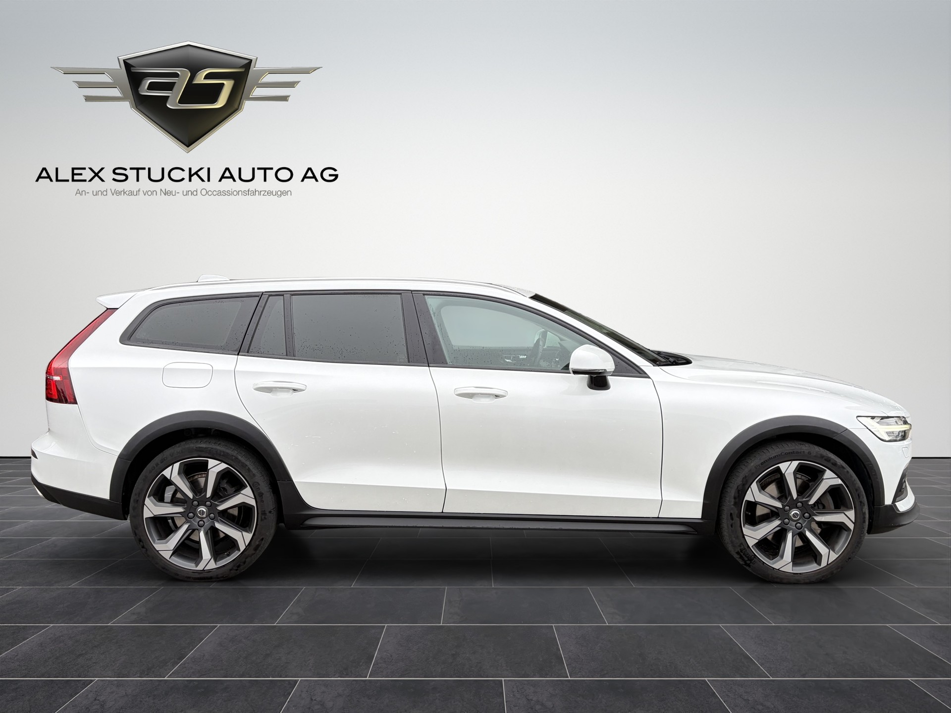 VOLVO V60 Cross Country D4 AWD Geartronic-image-4