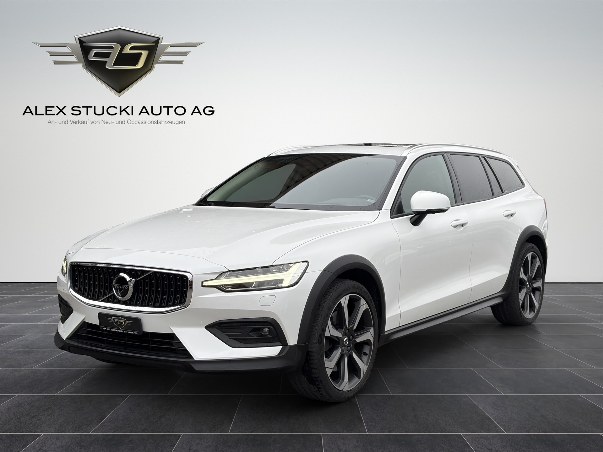 VOLVO V60 Cross Country D4 AWD Geartronic-image-2