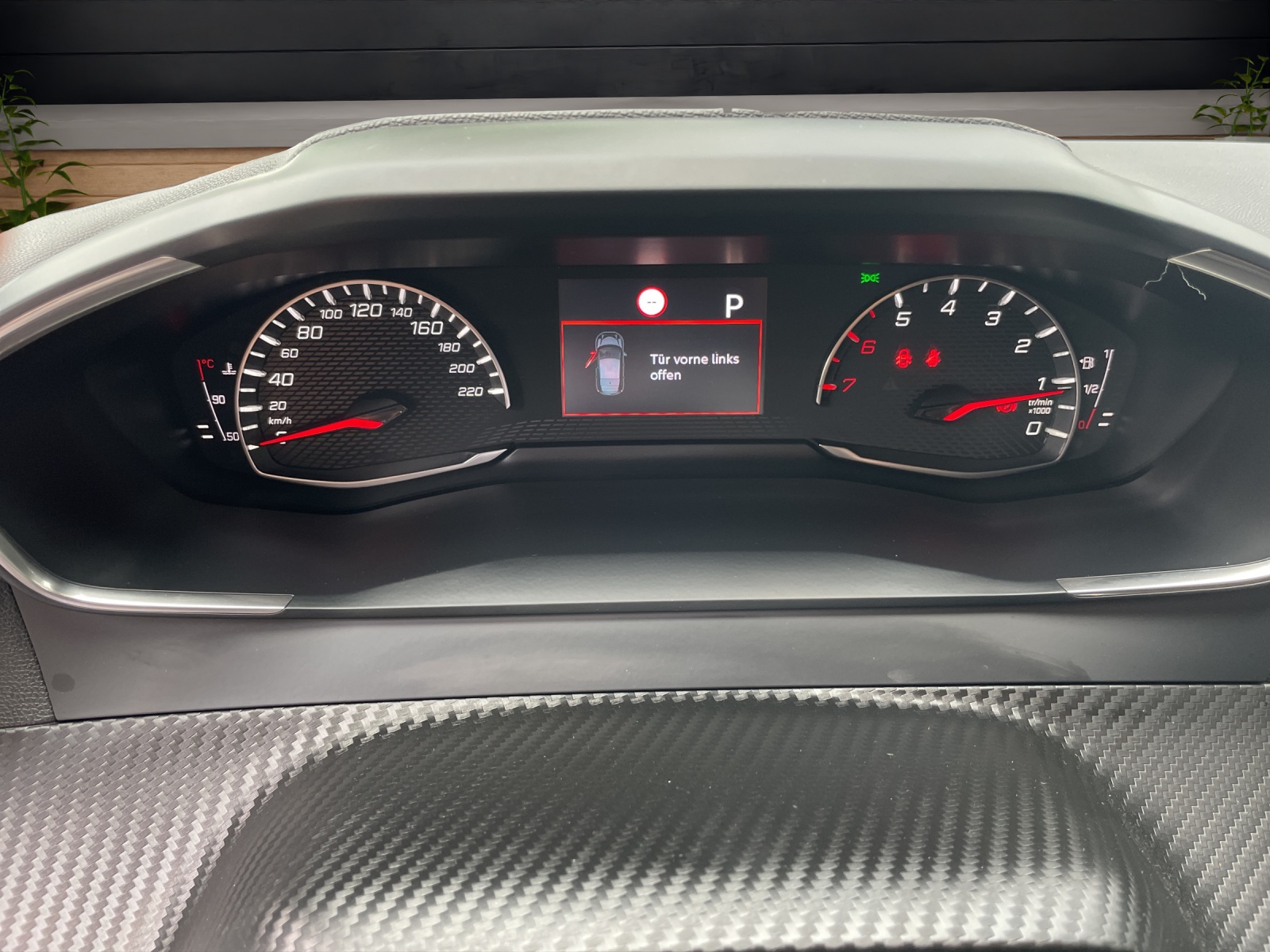 PEUGEOT 2008 1.2 PT Act.Pack EAT8-image-13