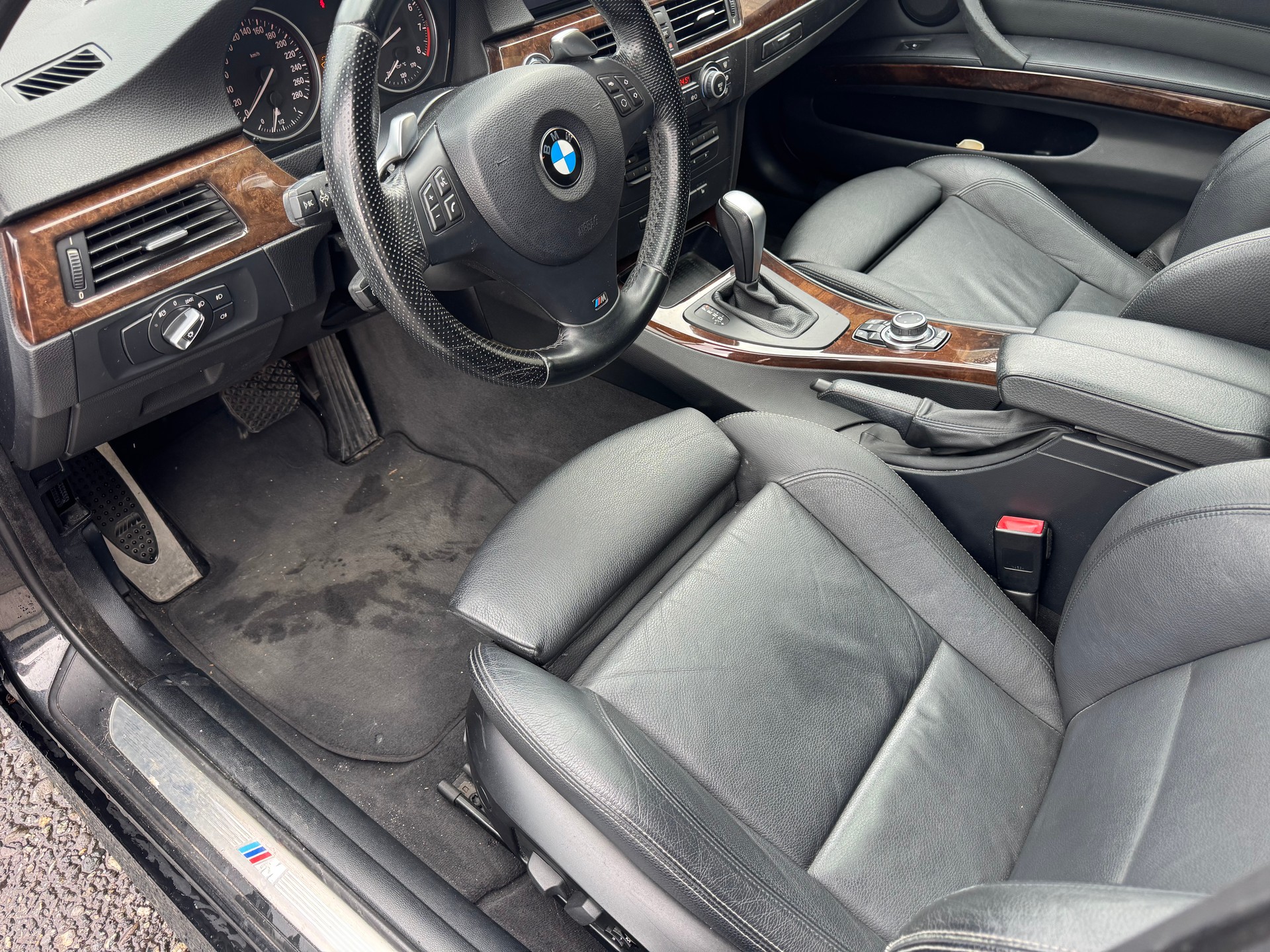 BMW 335i x-Drive Steptronic M-Packet-image-8