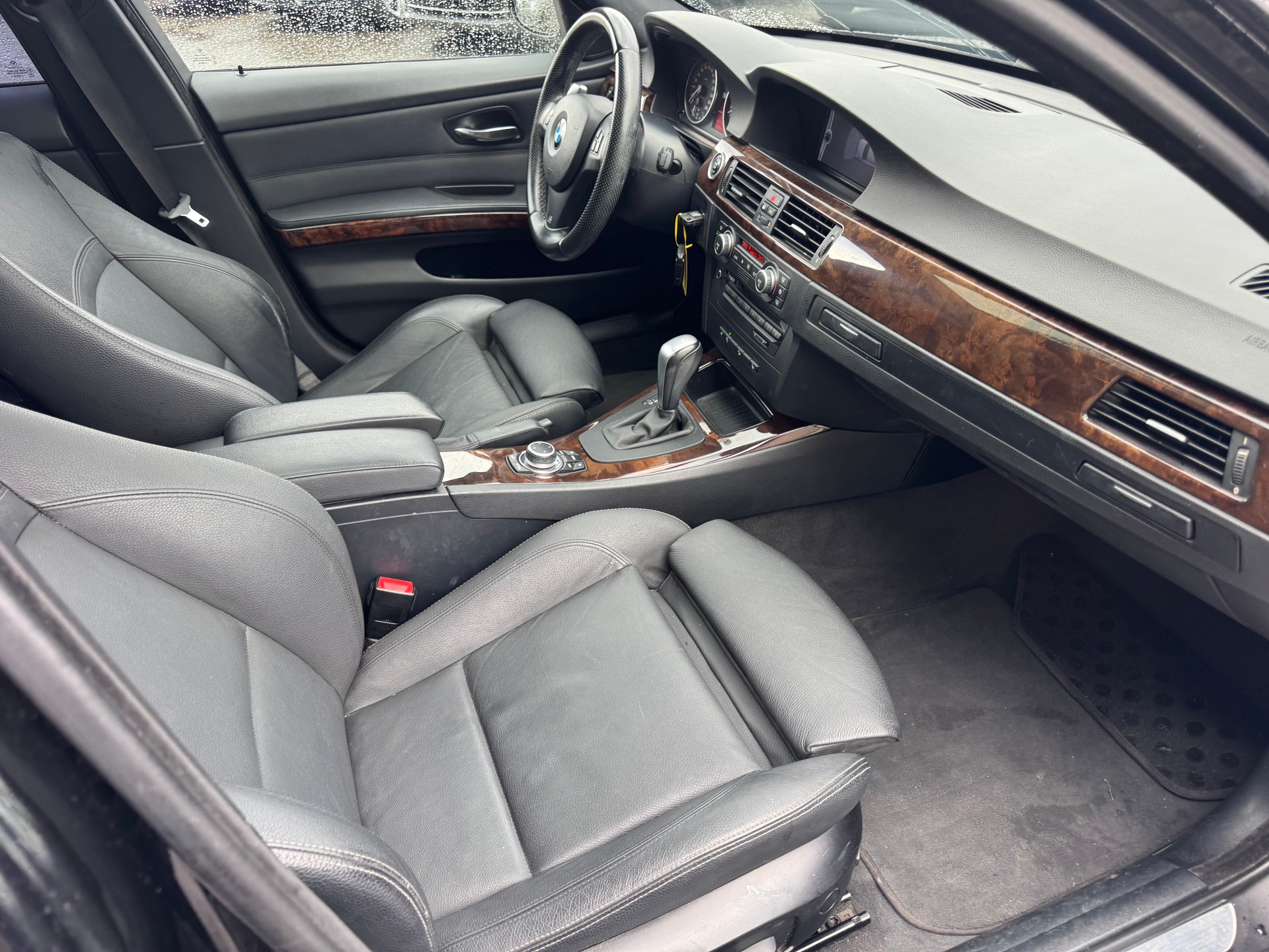 BMW 335i x-Drive Steptronic M-Packet-image-9