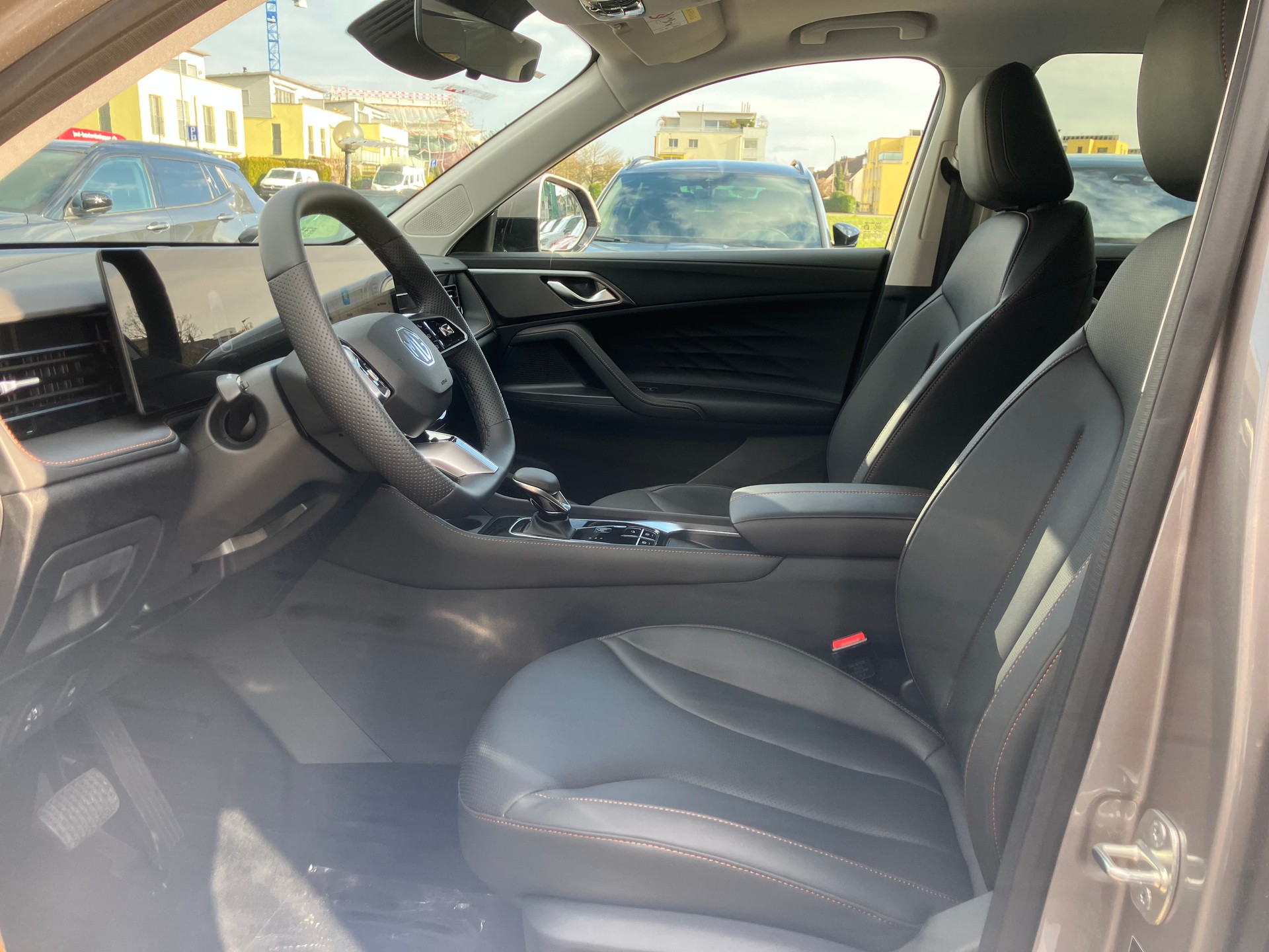 MG HS 1.5 T PHEV Luxury-image-7