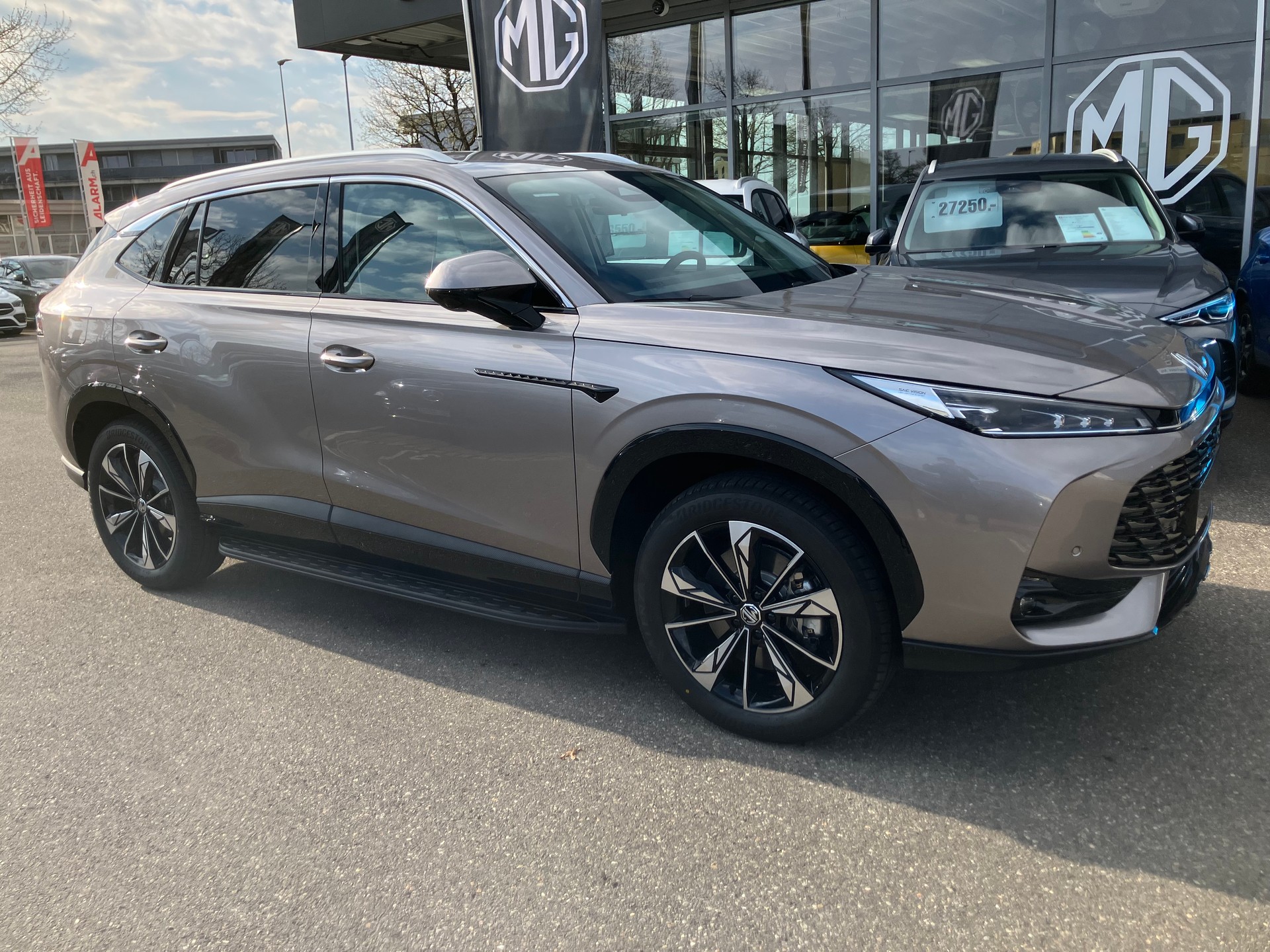 MG HS 1.5 T PHEV Luxury-image-1