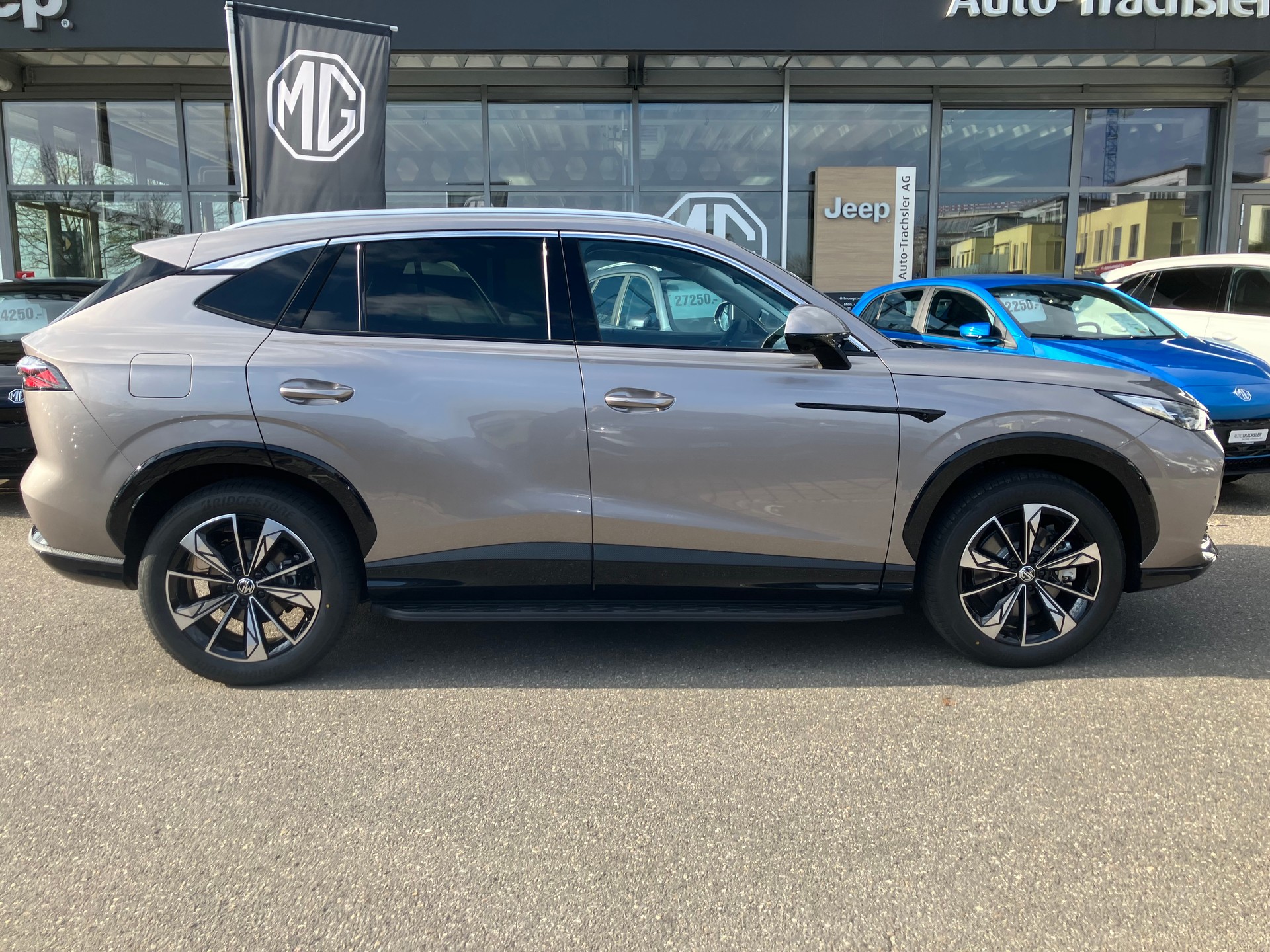 MG HS 1.5 T PHEV Luxury-image-0