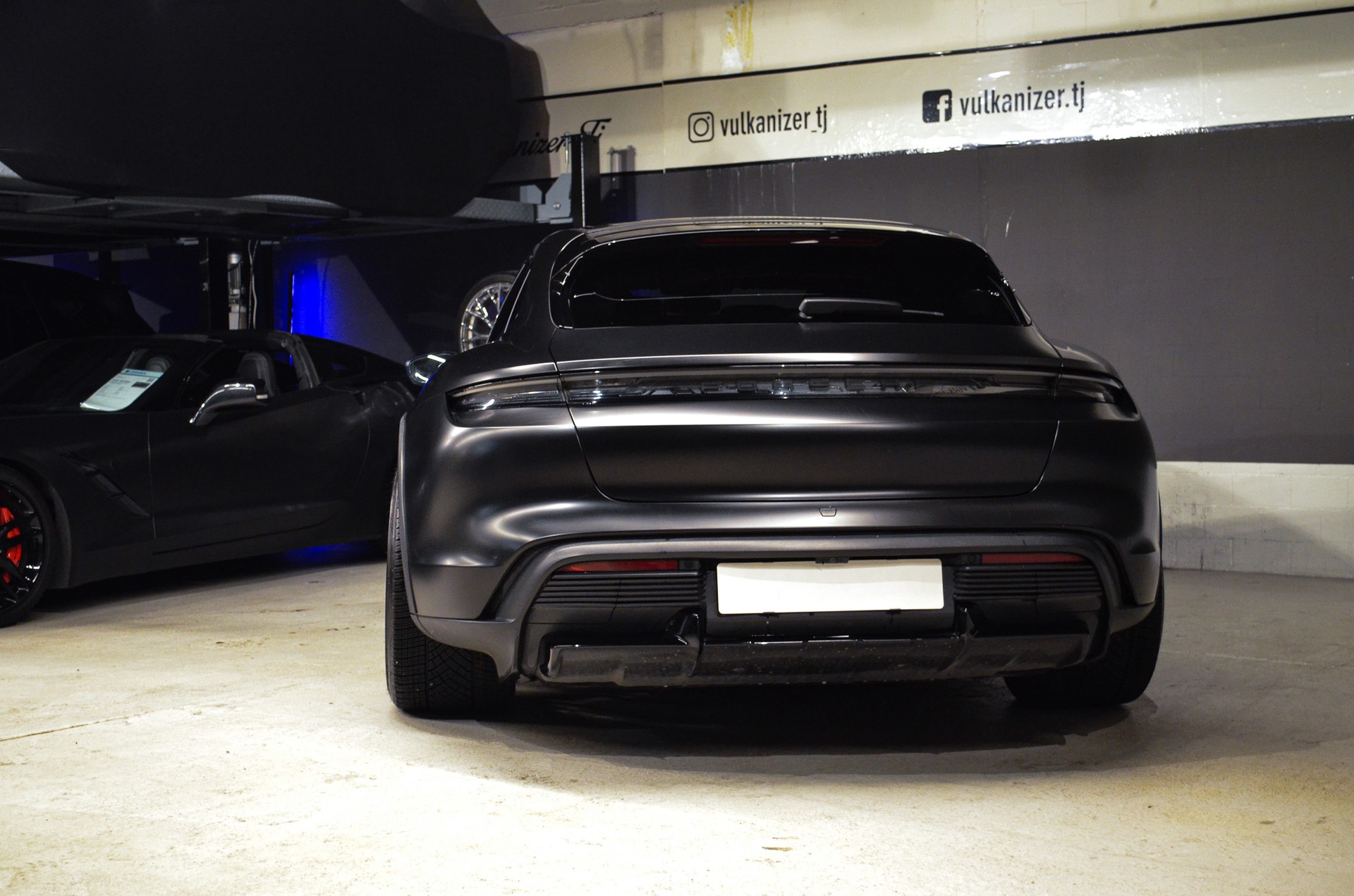 PORSCHE Taycan Turbo Cross Turismo-image-8