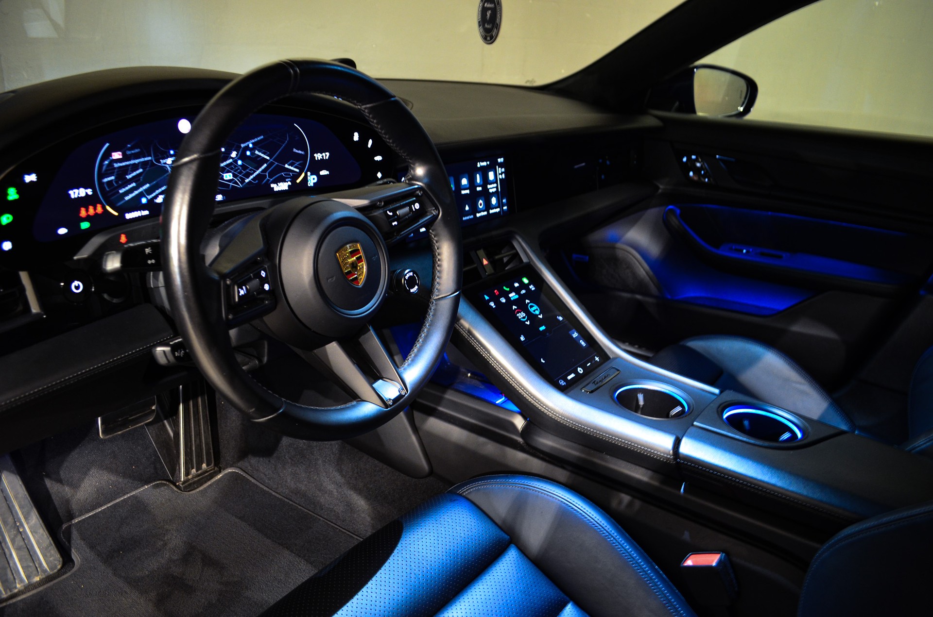 PORSCHE Taycan Turbo Cross Turismo-image-11