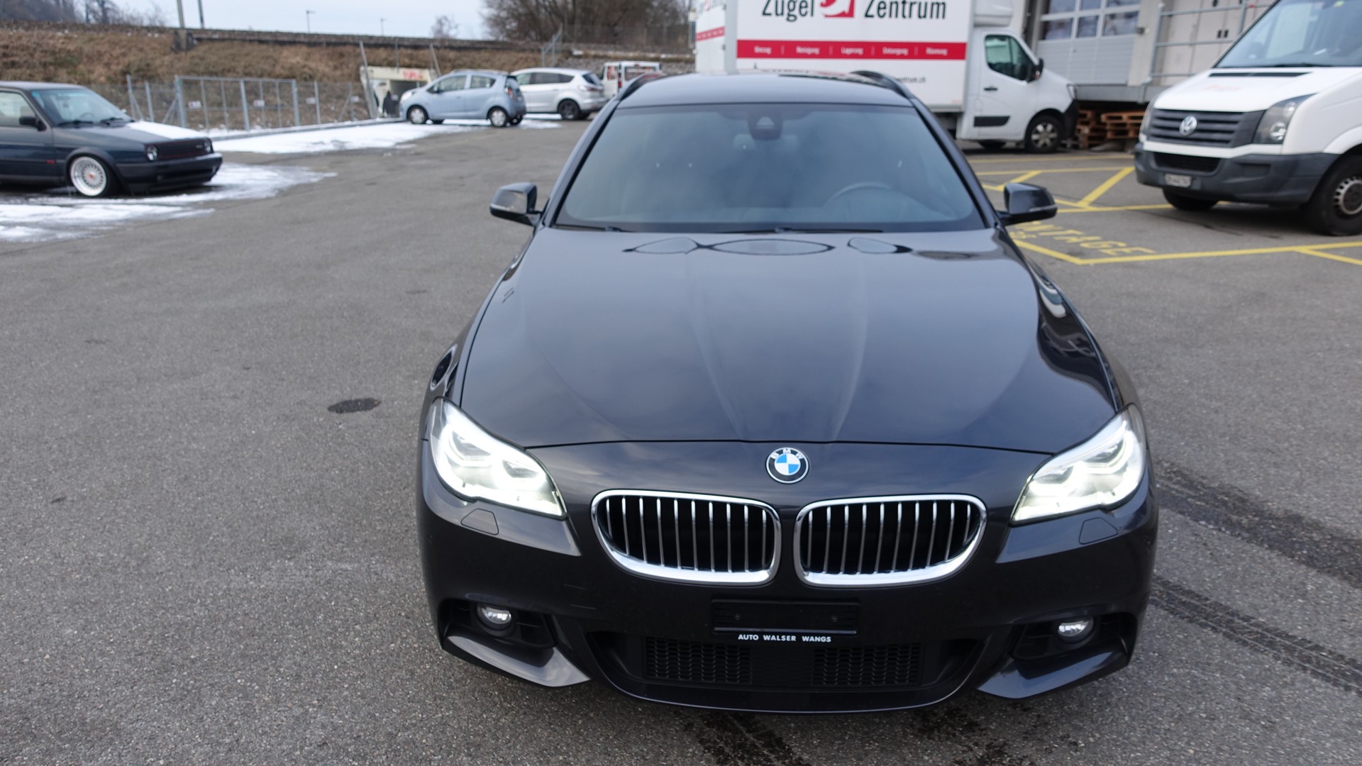 BMW 530d Touring xDrive Luxury Line Steptronic-image-11