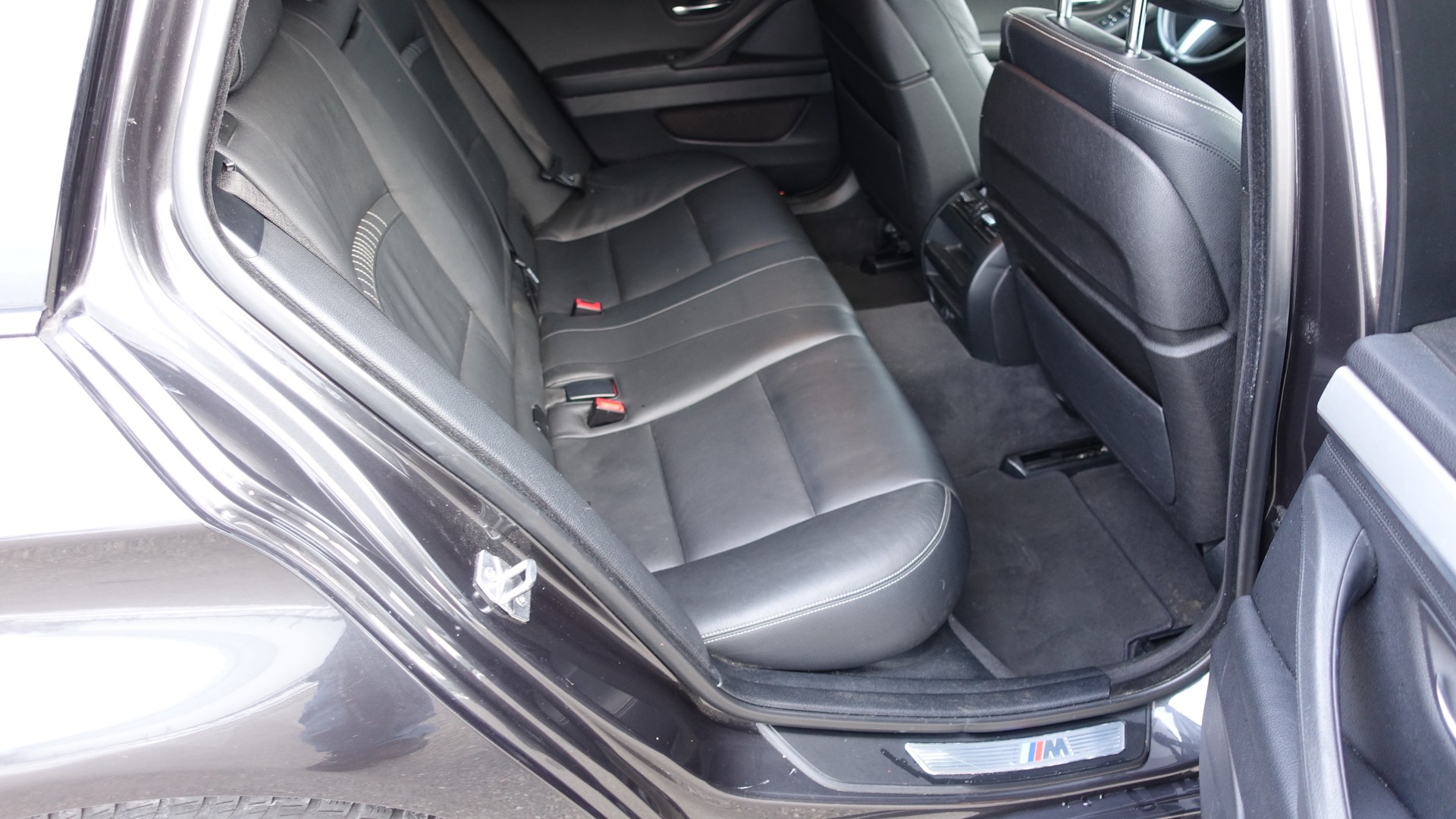 BMW 530d Touring xDrive Luxury Line Steptronic-image-10