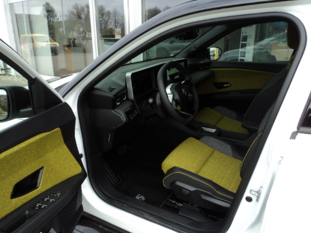 RENAULT R5 E-Tech Comfort Range 52 kWh Iconic Five-image-4