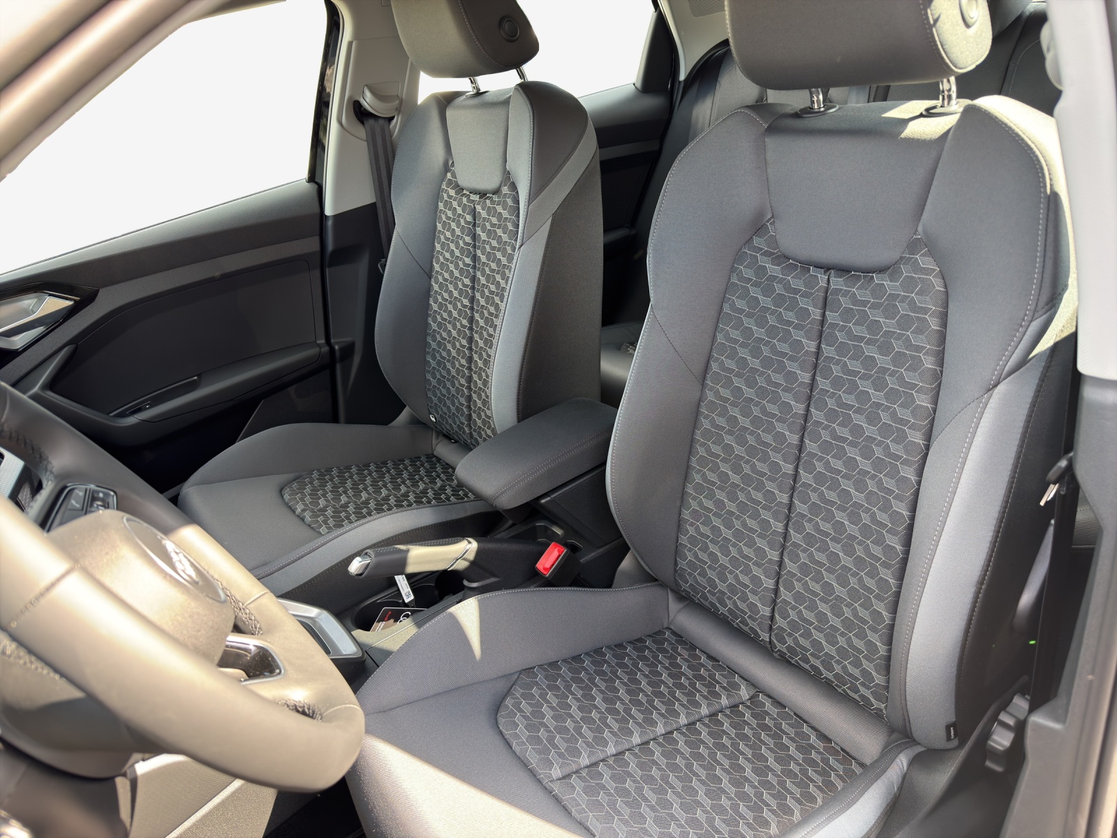 AUDI A1 Sportback 30 TFSI Attraction-image-15
