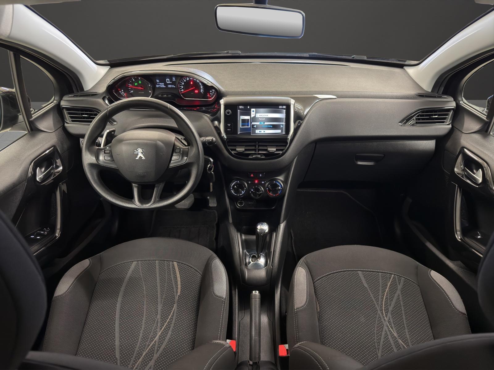 PEUGEOT 208 1.4 e-HDi Active EGS5-image-8