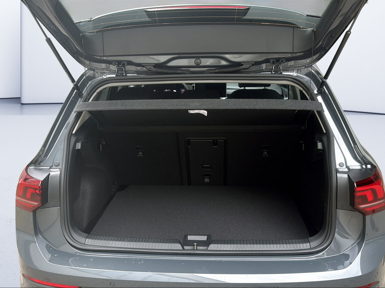 VW Golf 1.5 e TSI mHEV United DSG-image-8