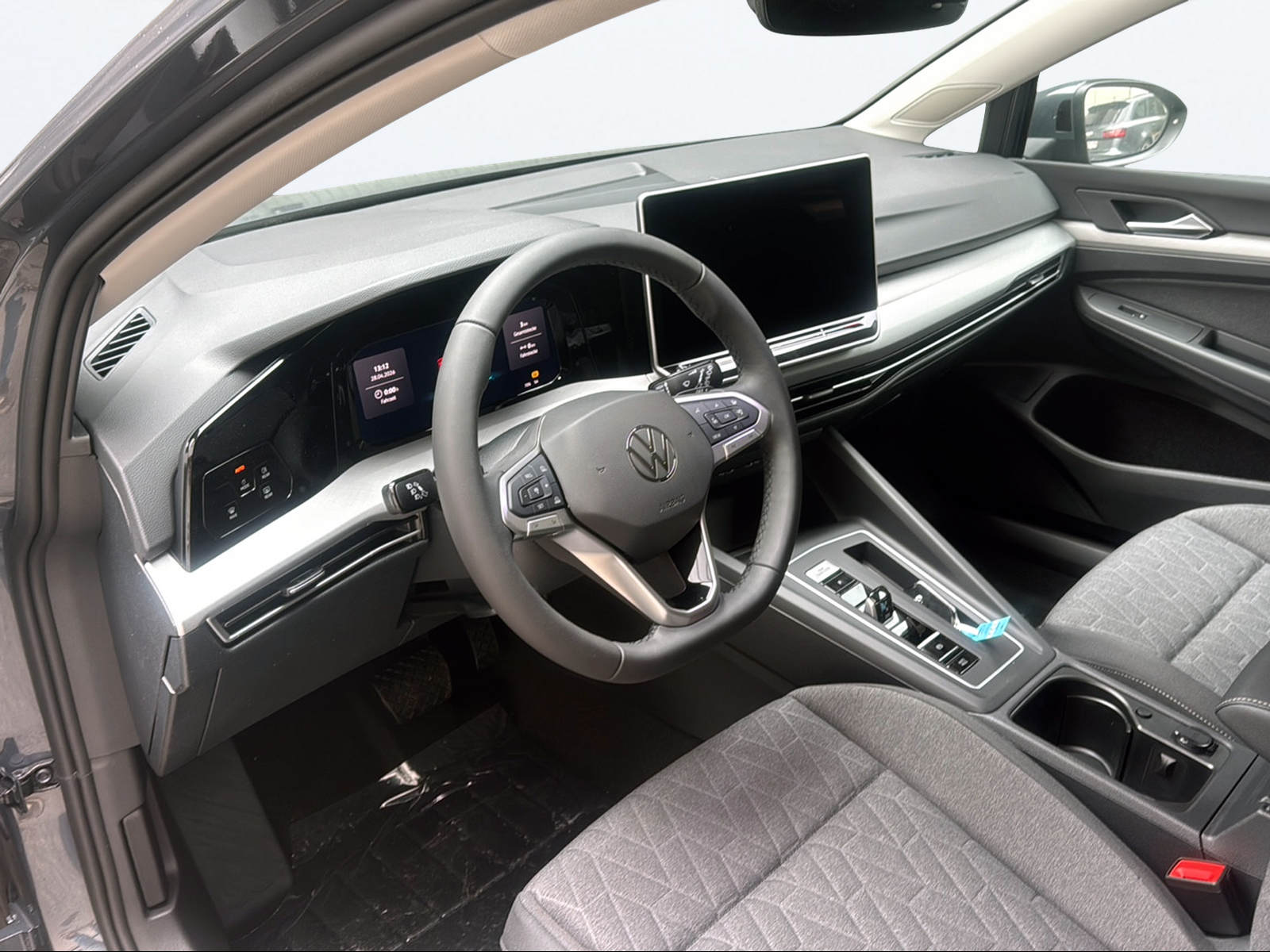 VW Golf 1.5 e TSI mHEV United DSG-image-10