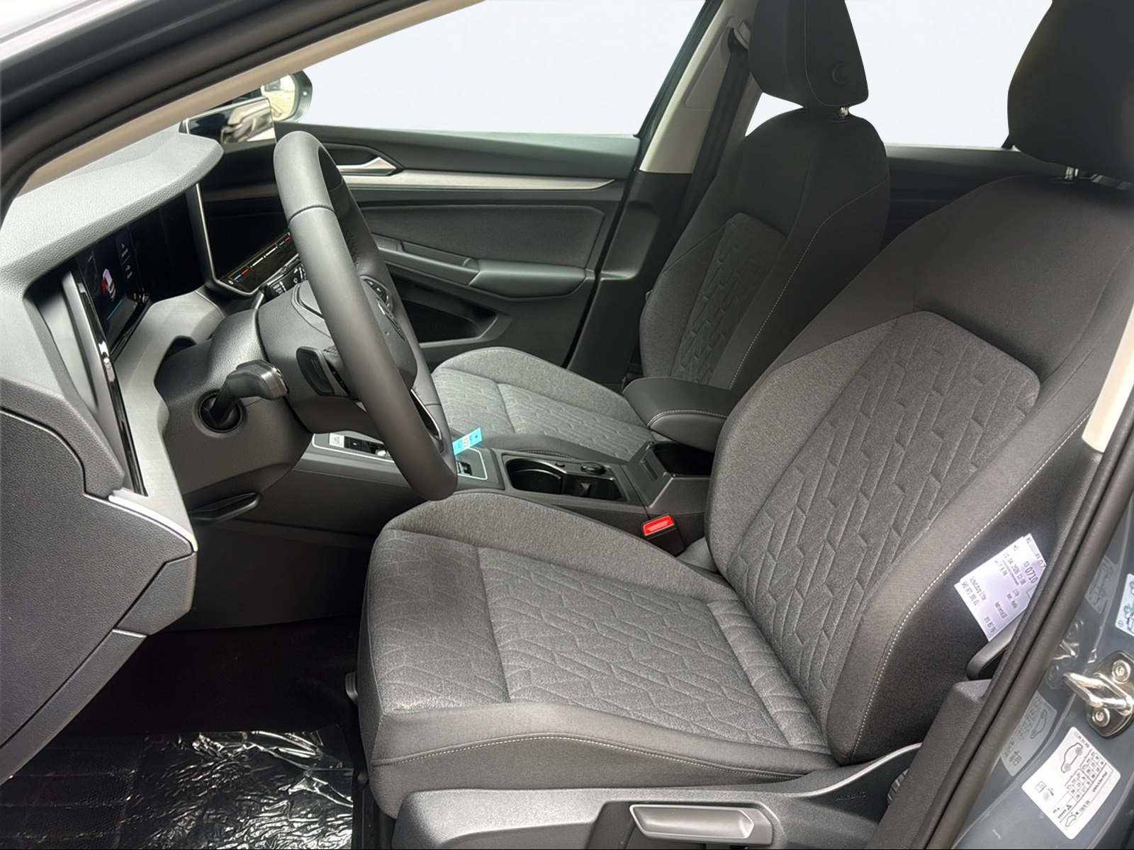 VW Golf 1.5 e TSI mHEV United DSG-image-9