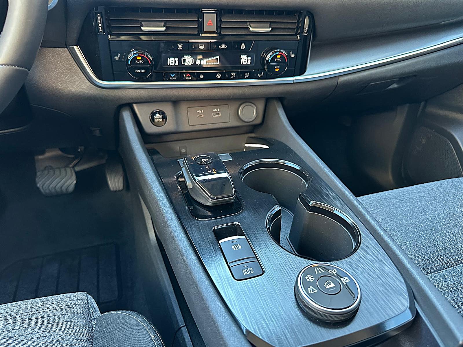NISSAN X-Trail 1.5 VC-T e-Power 4WD 7 Sitze N-Connecta-image-9