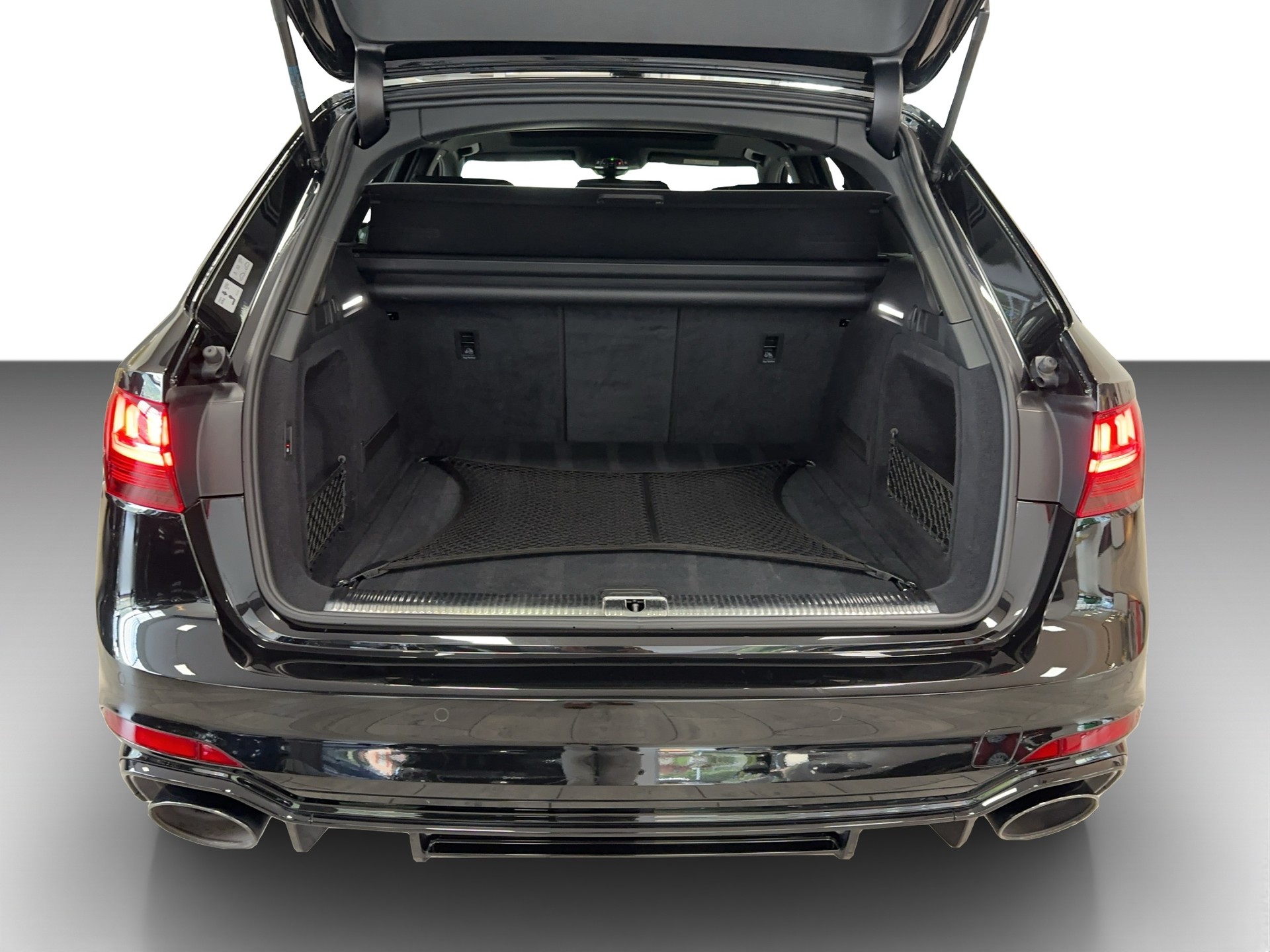 AUDI RS4 Avant quattro tiptronic-image-12