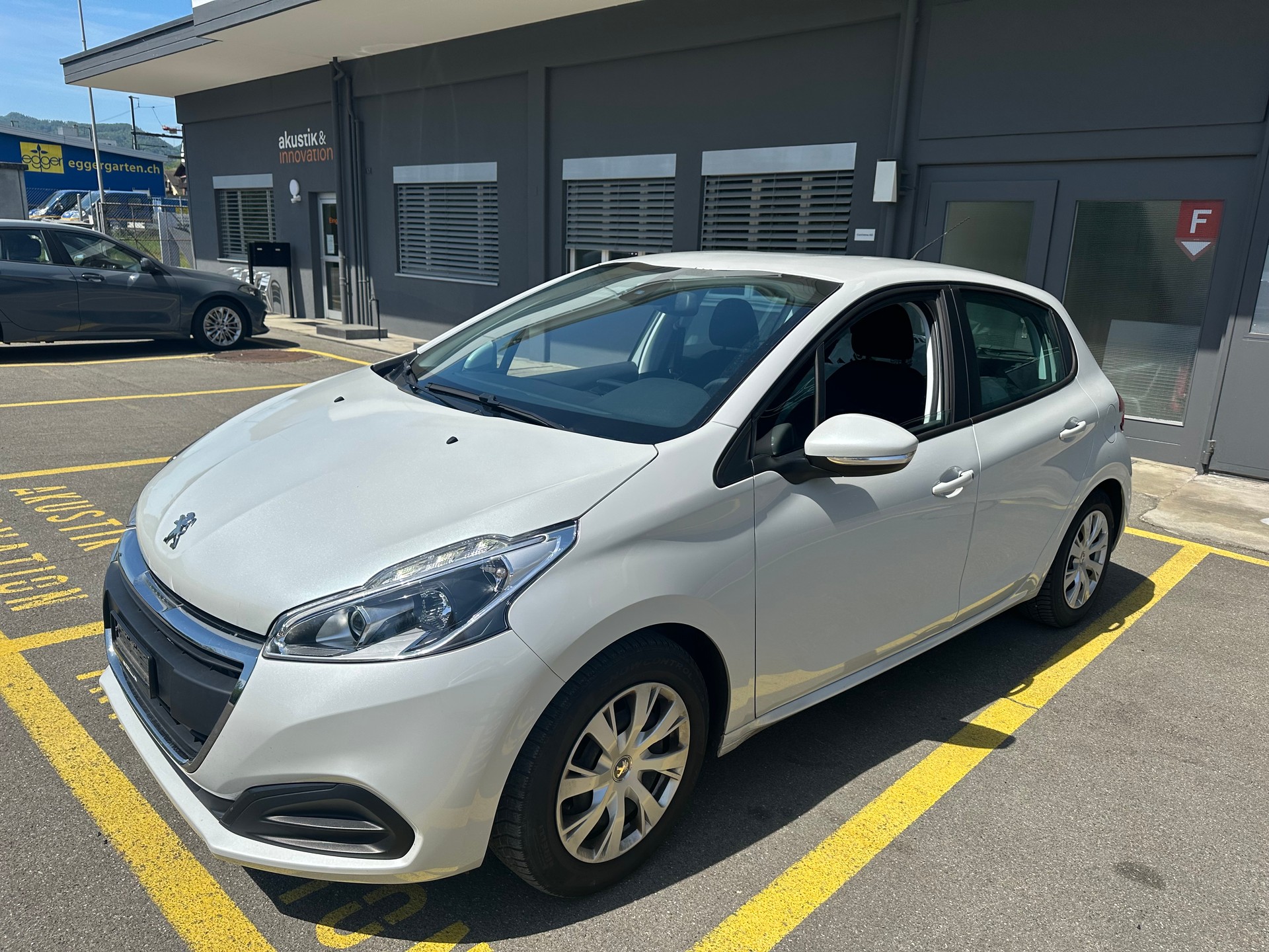 PEUGEOT 208 1.2 VTI Roland Garros-image-0