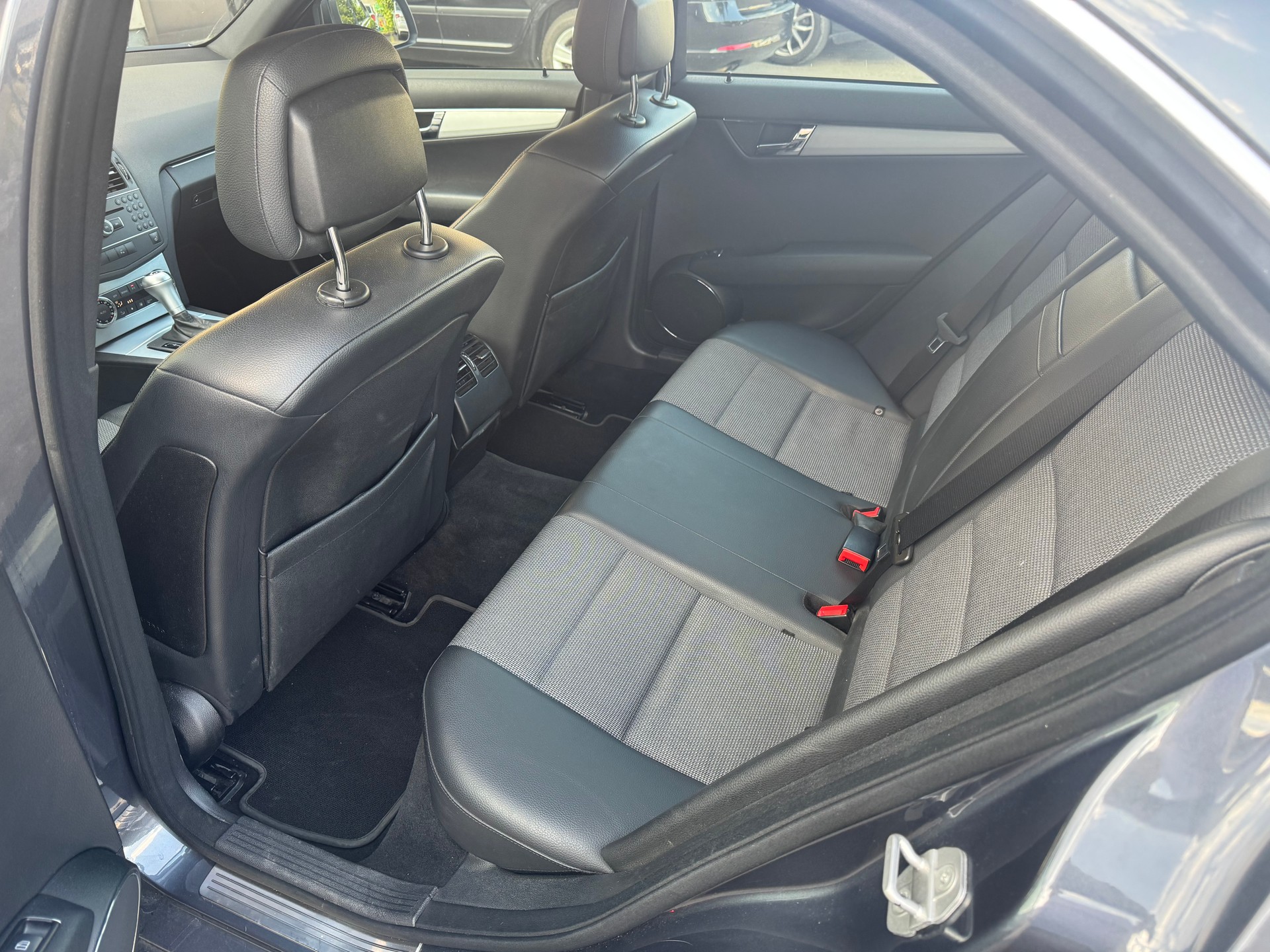 MERCEDES-BENZ C 220 CDI Avantgarde Automatic-image-10