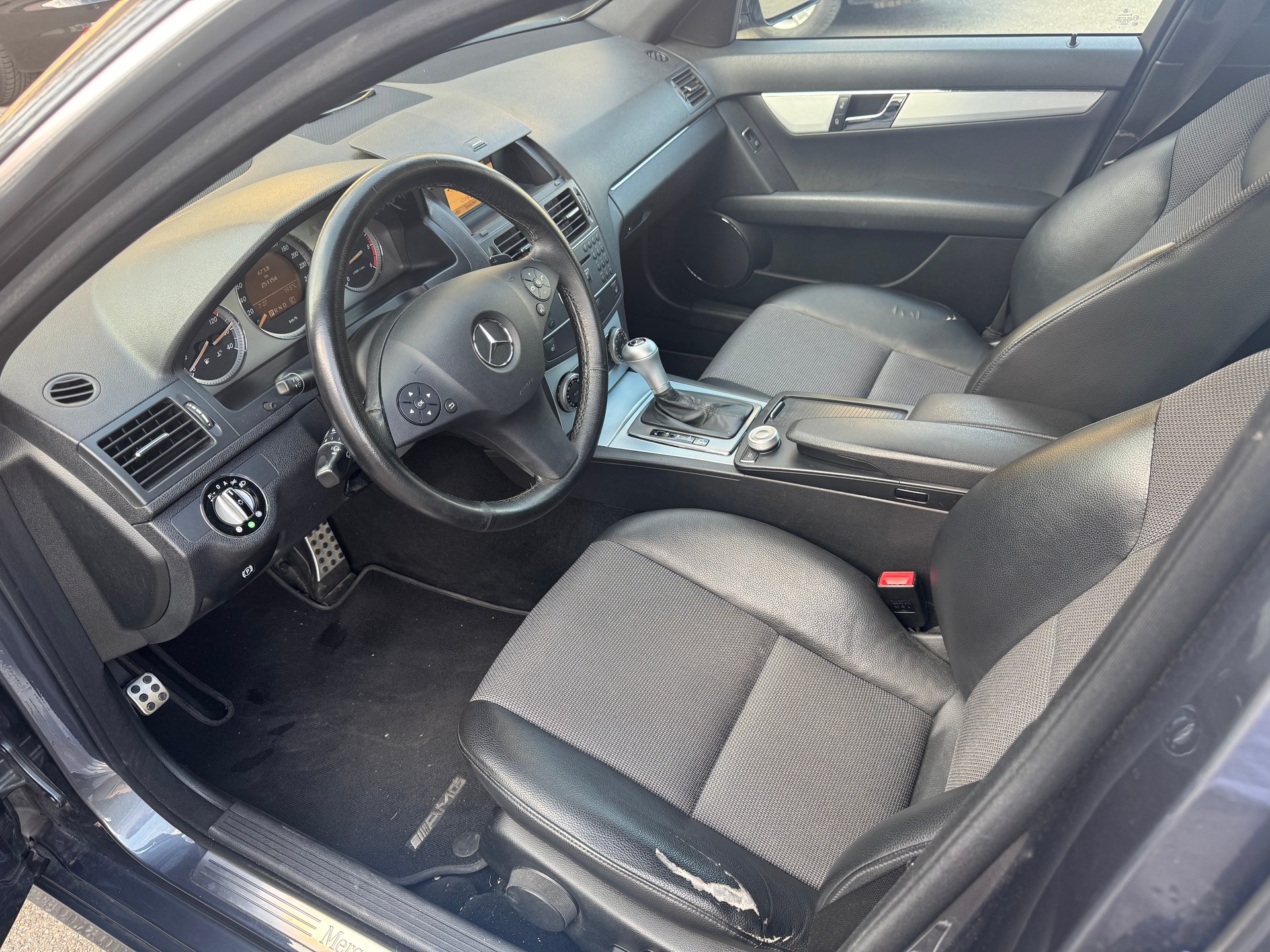 MERCEDES-BENZ C 220 CDI Avantgarde Automatic-image-7