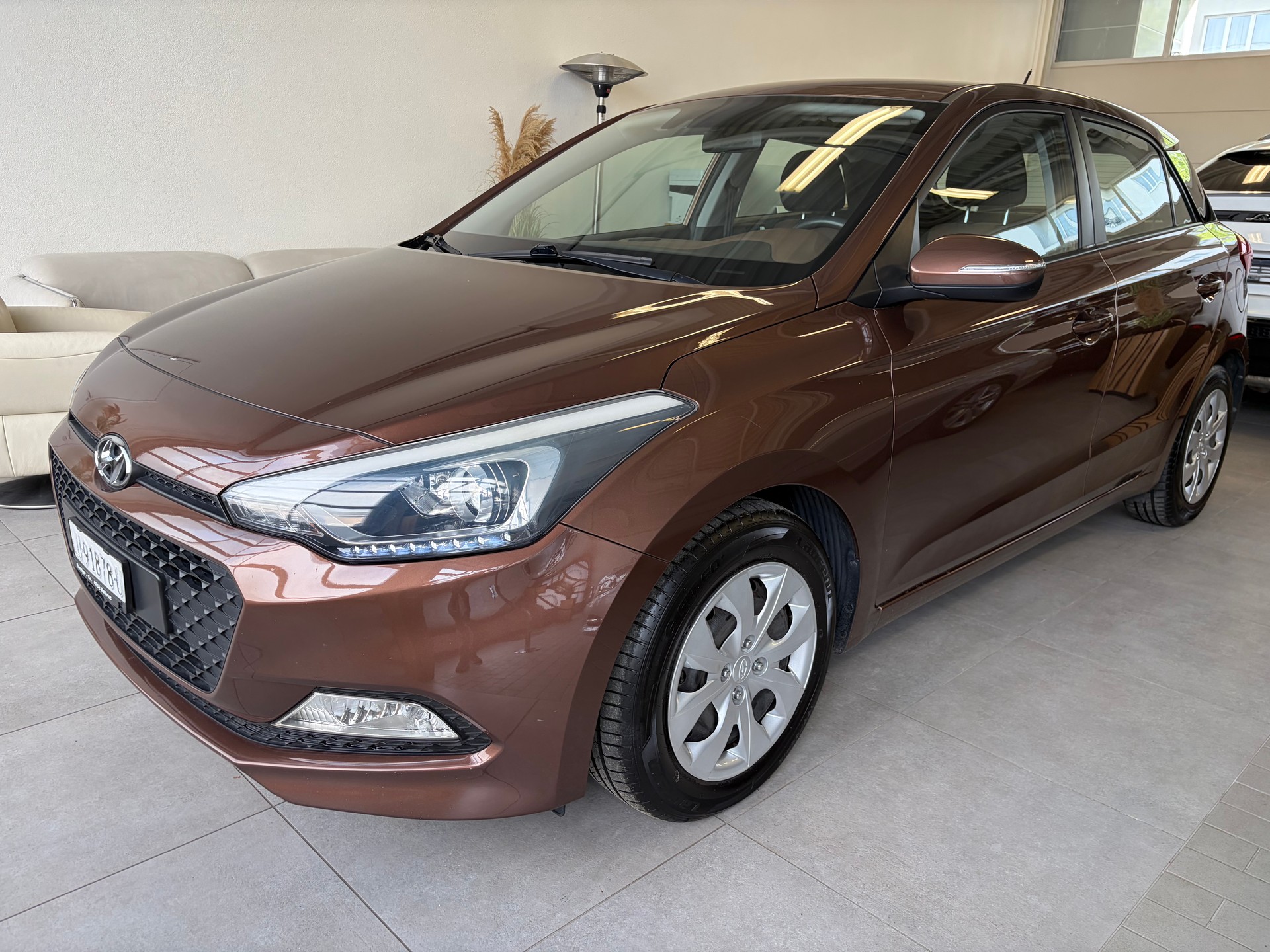 HYUNDAI i20 1.4 Amplia Automatic-image-10