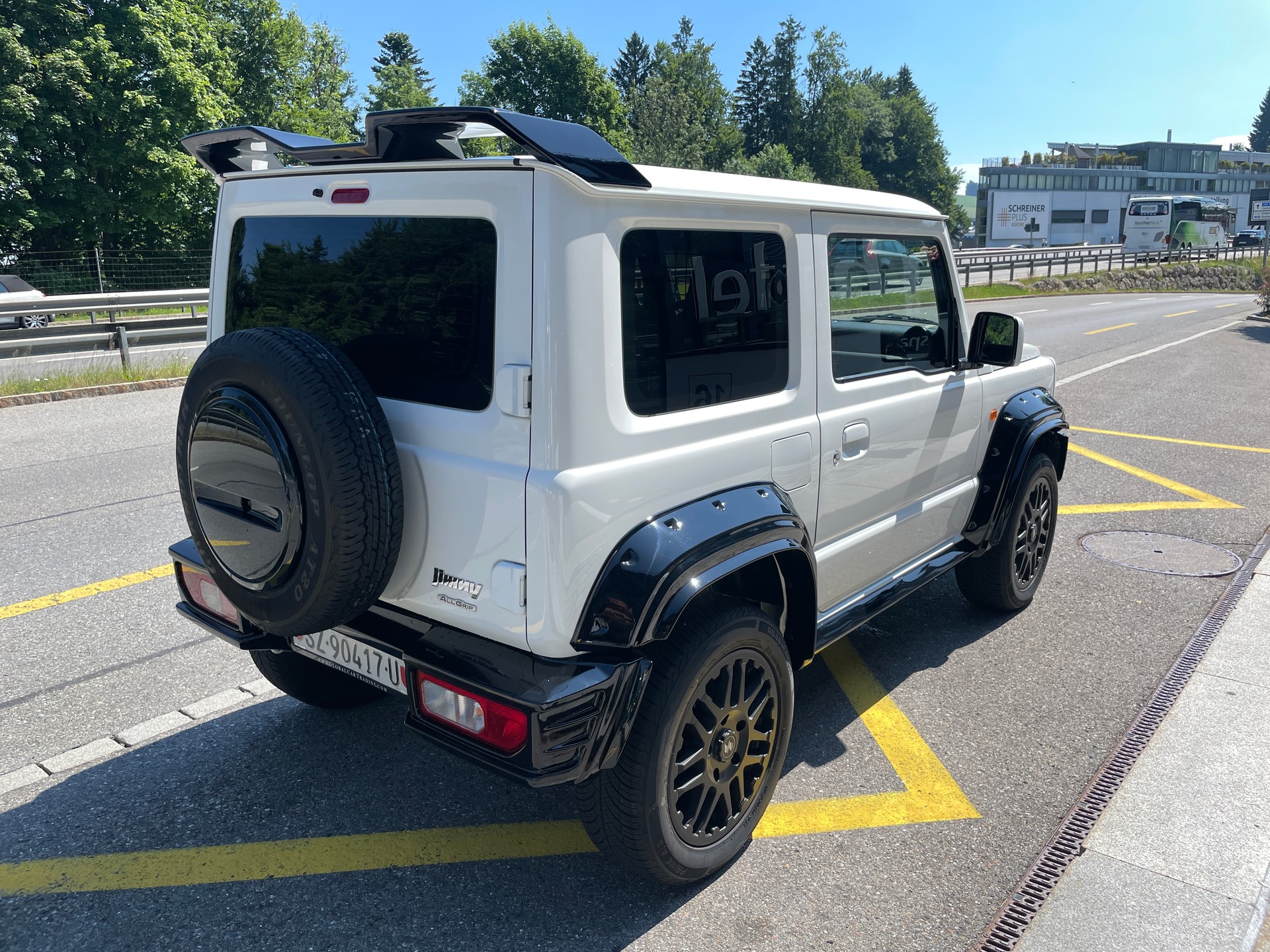 SUZUKI Jimny 1.5 Compact+ 4x4 BRABUS EDITION-image-4